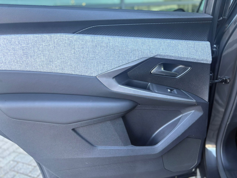 Peugeot 5008 1.2 Hybrid 145pk Allure 7 Pers. Automaat / 360 Cam — photo 24