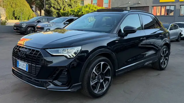 Audi Q3 view 3