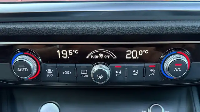Audi Q3 view 26