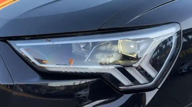 Audi Q3 view 6