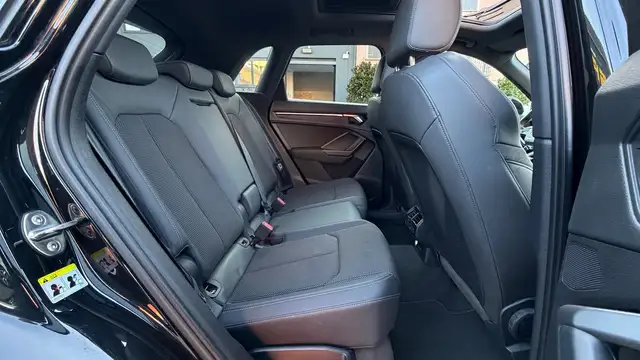 Audi Q3 view 15