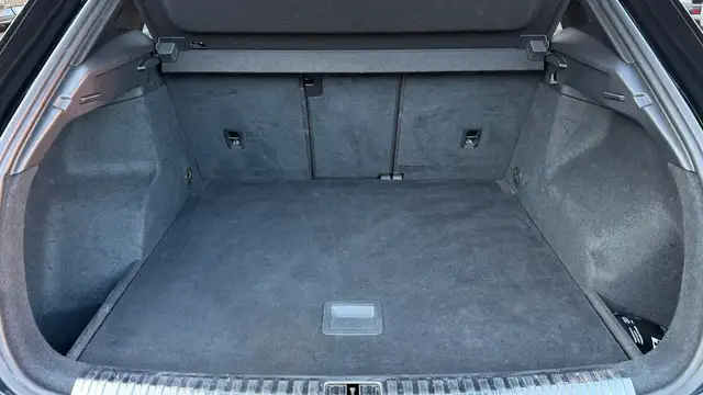 Audi Q3 view 29