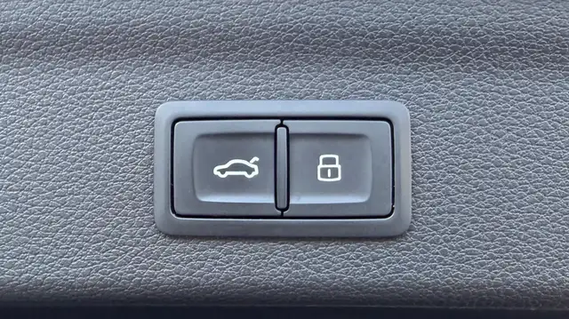 Audi Q3 view 30