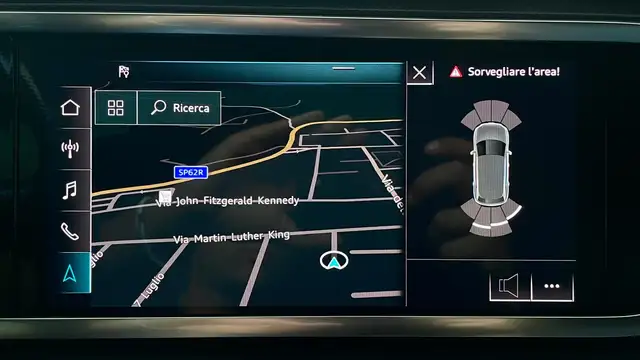 Audi Q3 view 18