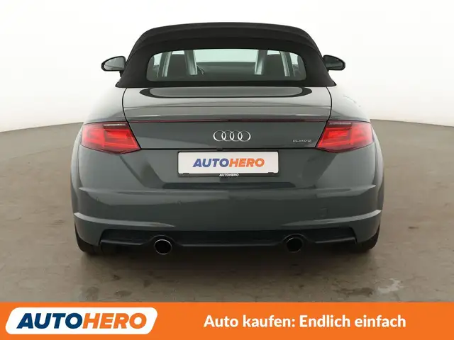 Audi TT view 5