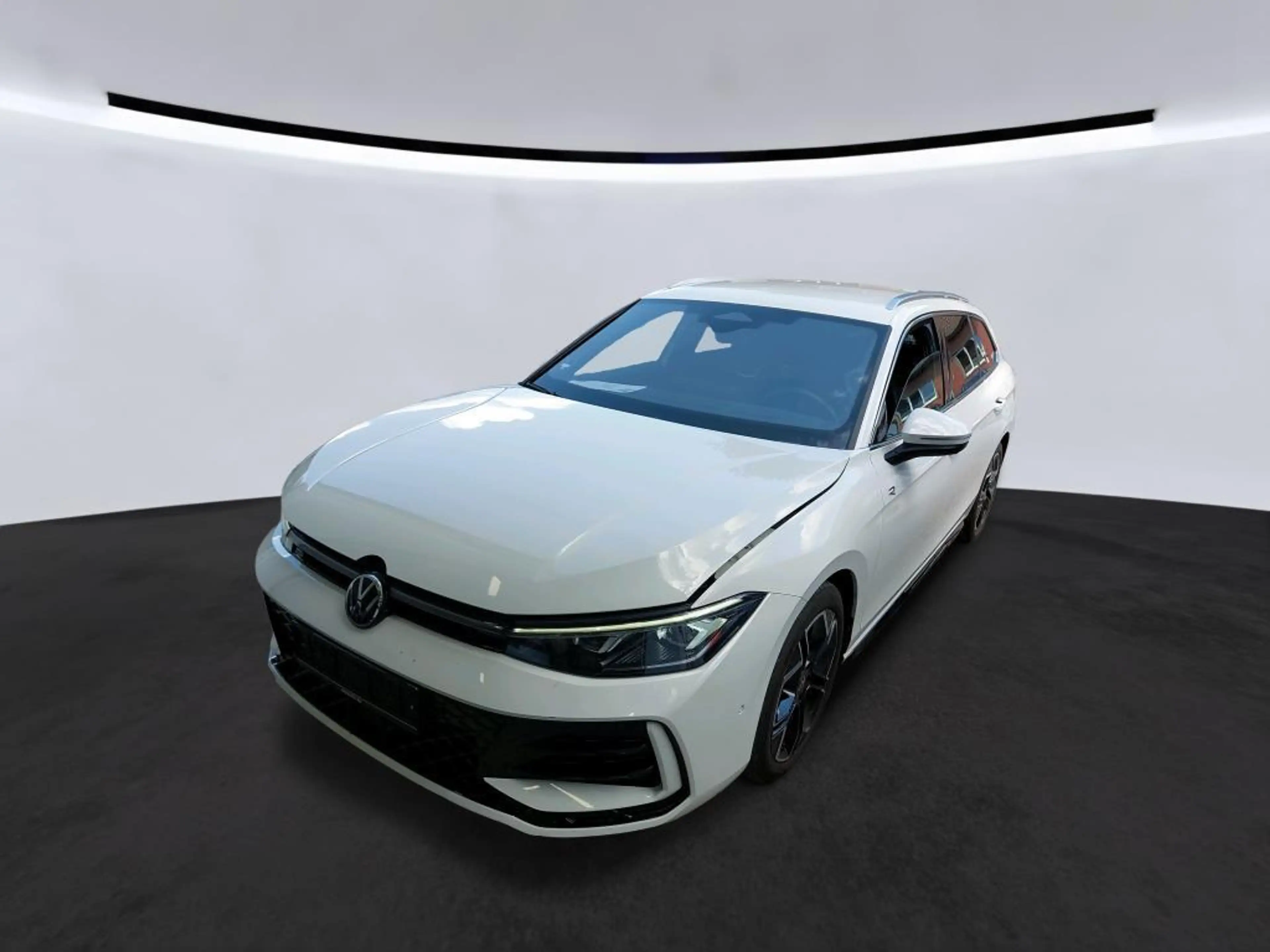Volkswagen Passat Variant R-LINE*DCC*360*AHK*HUD*STHZ*BUSI — photo 2
