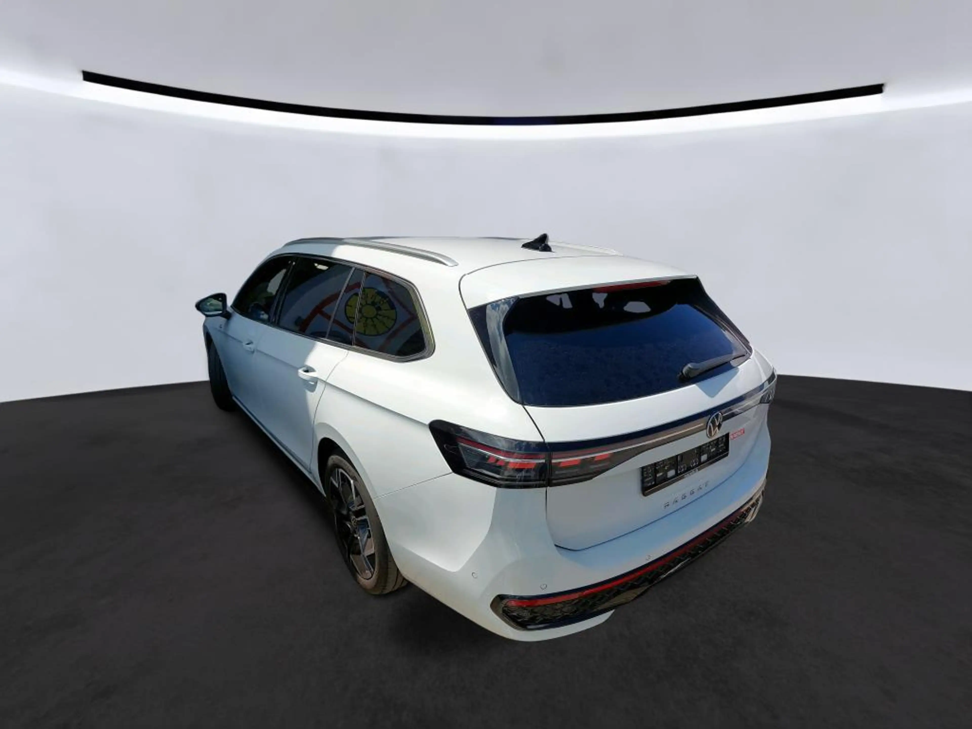 Volkswagen Passat Variant R-LINE*DCC*360*AHK*HUD*STHZ*BUSI — photo 3