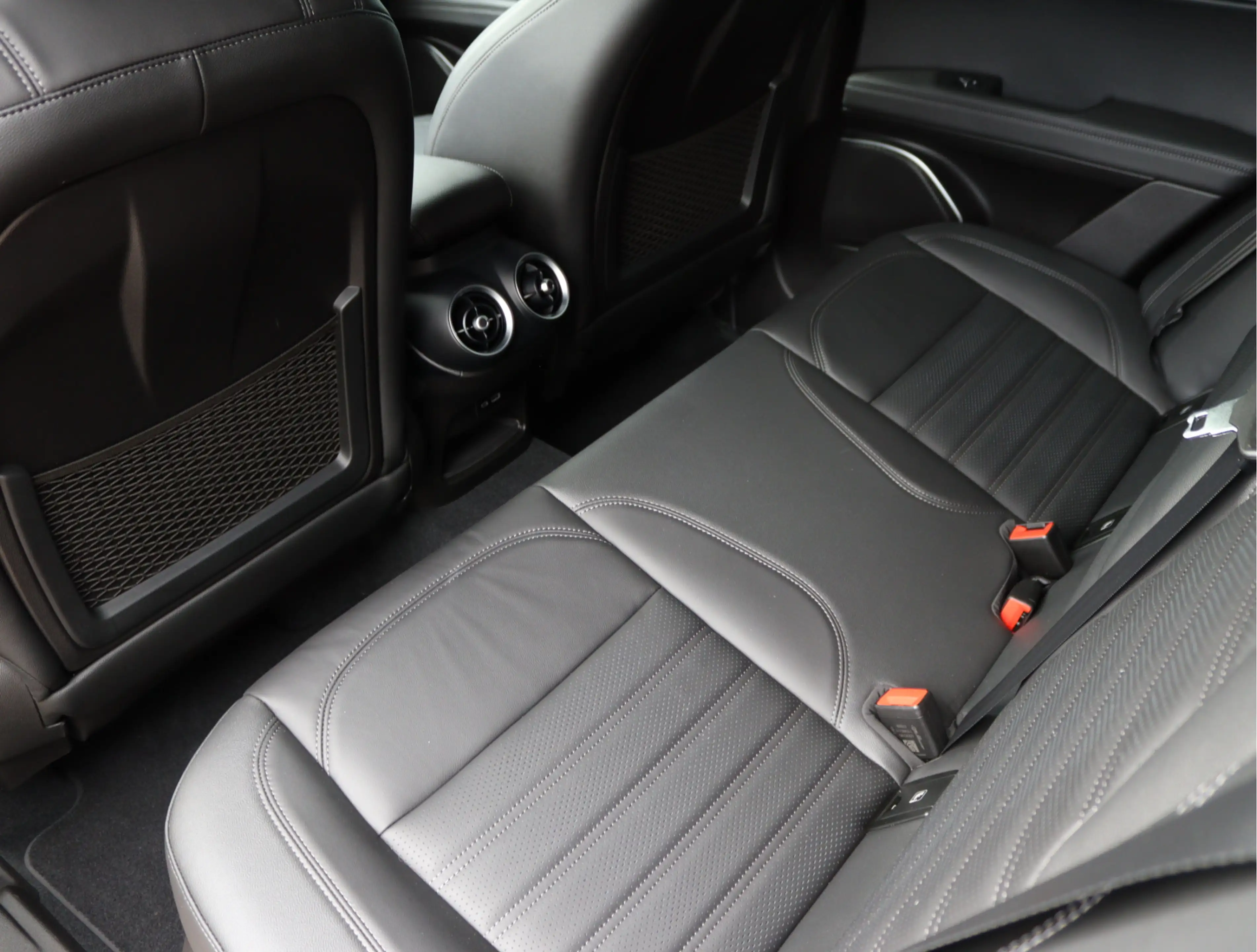 Alfa Romeo Stelvio 2.0 T AWD Veloce | Leder | H/K | ACC | 21'' — photo 33