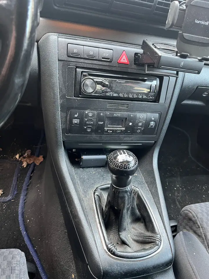 Audi A4 Avant 2.4, foto 4