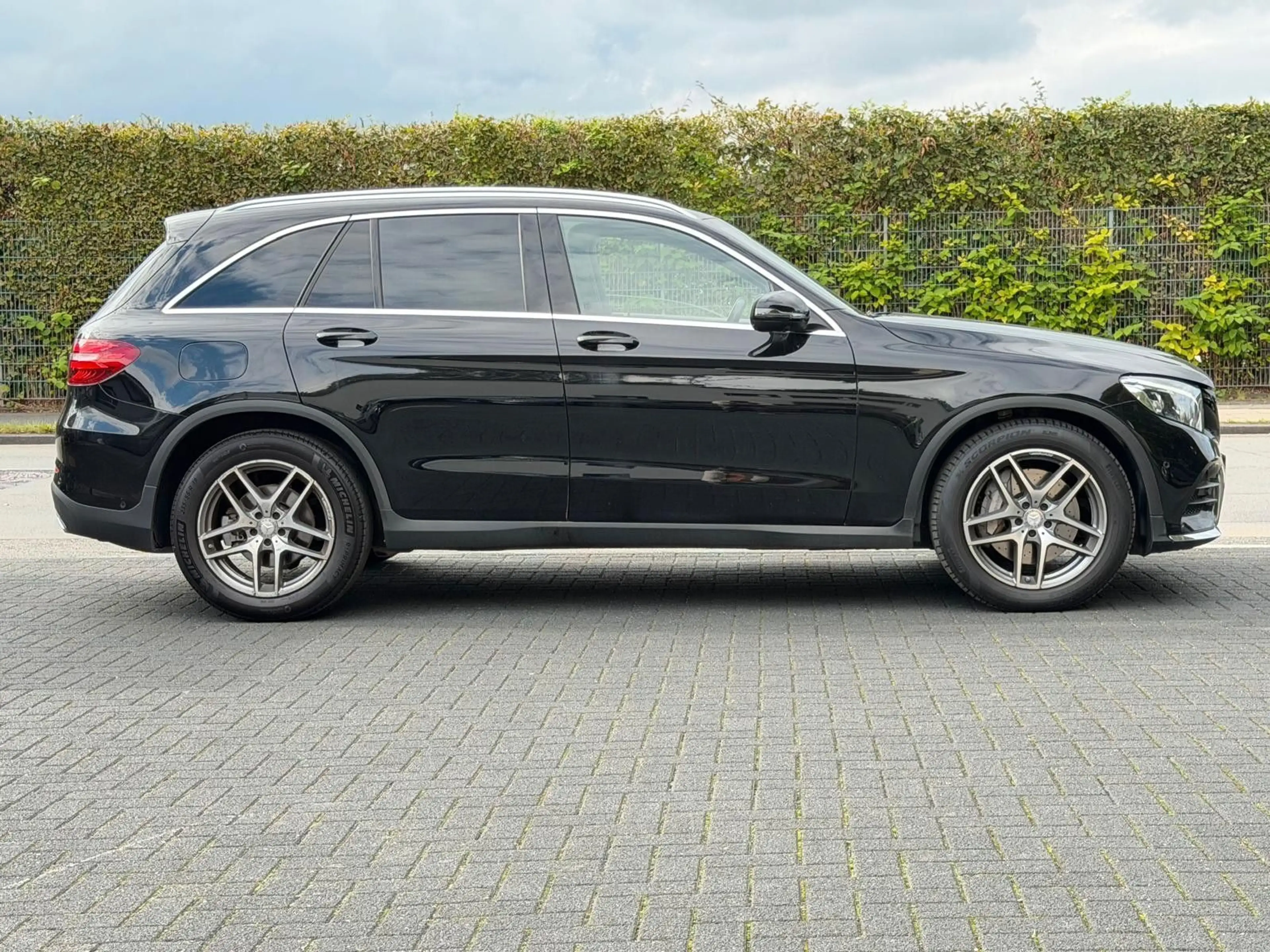 Mercedes-Benz GLC 250 d 4Matic AMG Line ILS-360-HeadUp-AHK — photo 5