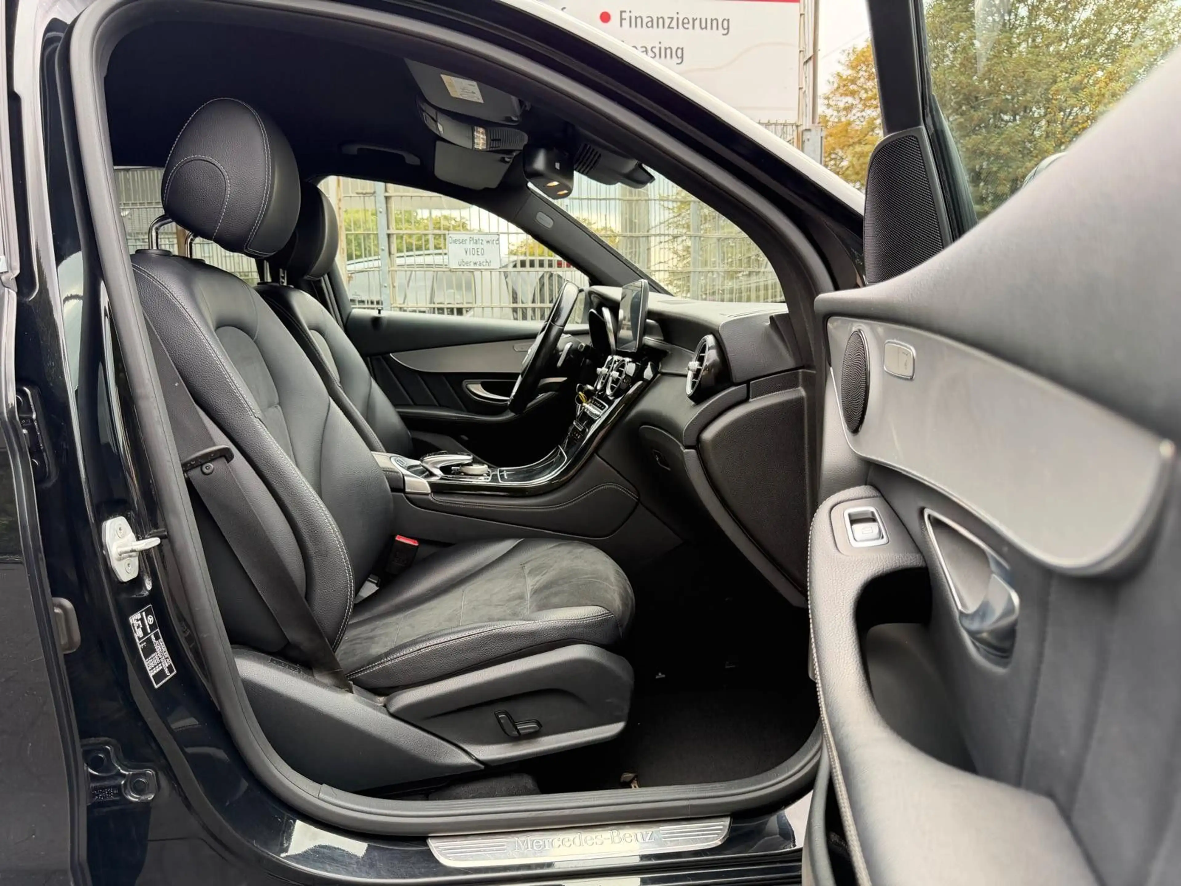 Mercedes-Benz GLC 250 d 4Matic AMG Line ILS-360-HeadUp-AHK — photo 12