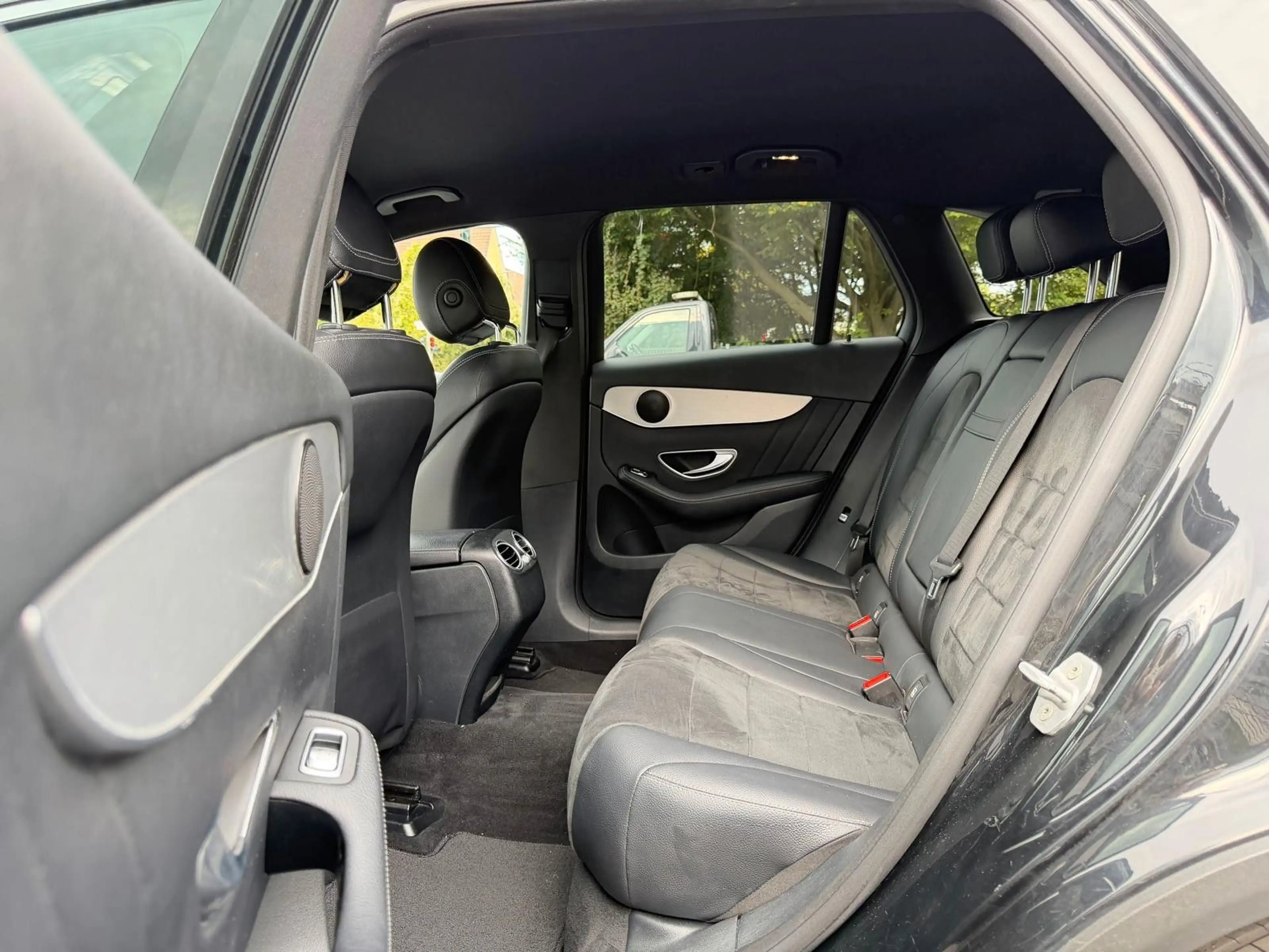 Mercedes-Benz GLC 250 d 4Matic AMG Line ILS-360-HeadUp-AHK — photo 10