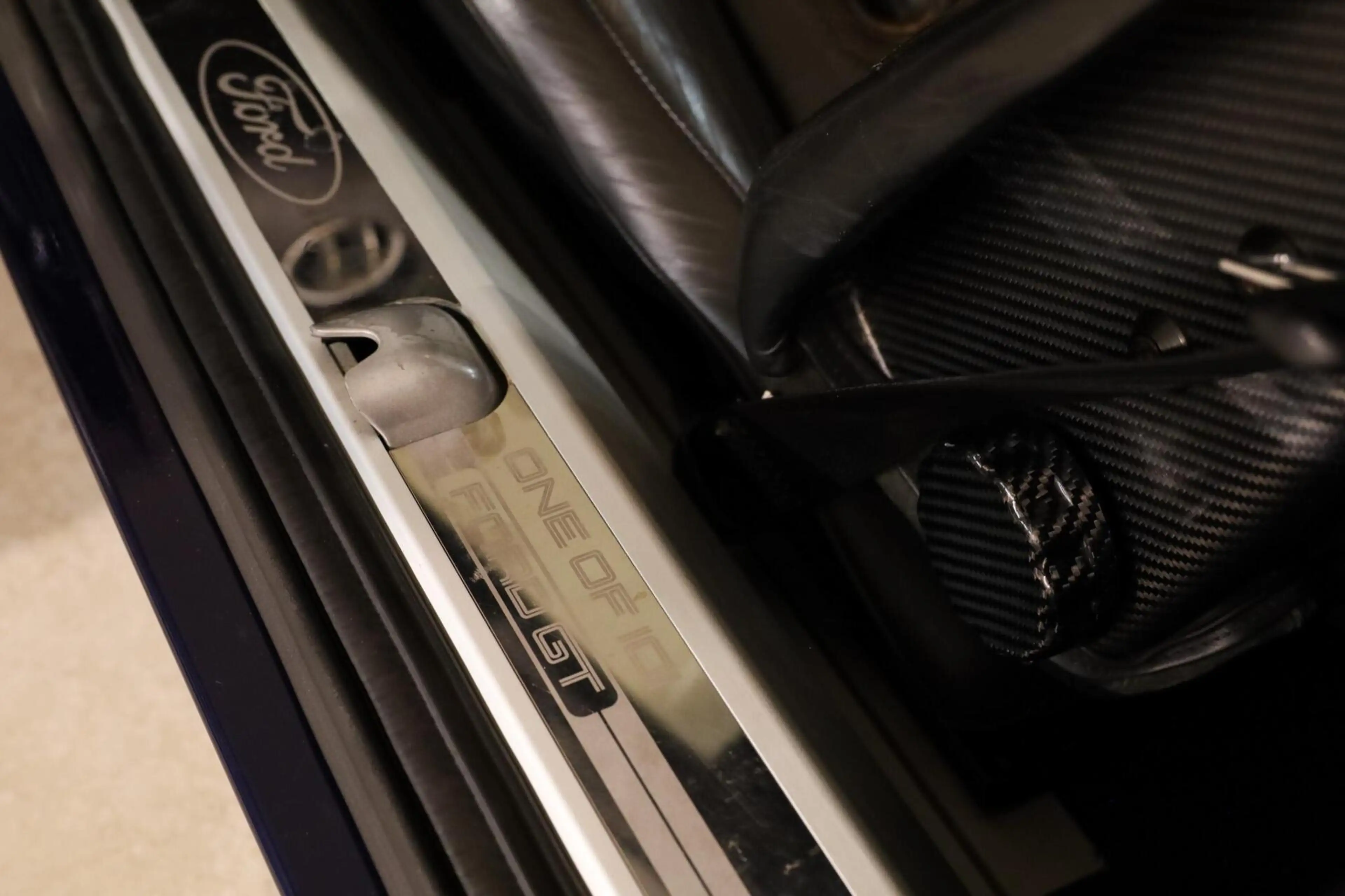 Ford GT V8|1 of 101|European Spec|Manual|Carbon Racing Sea — photo 24
