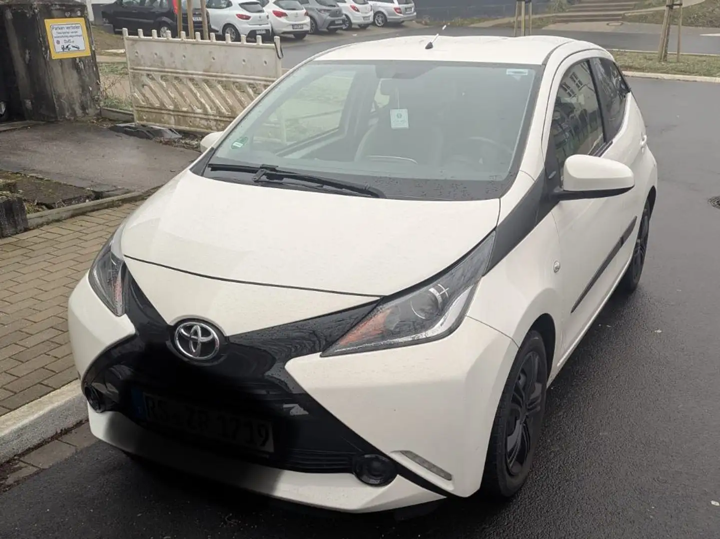 Toyota Aygo Aygo x-shift x-clusiv Wit - 1