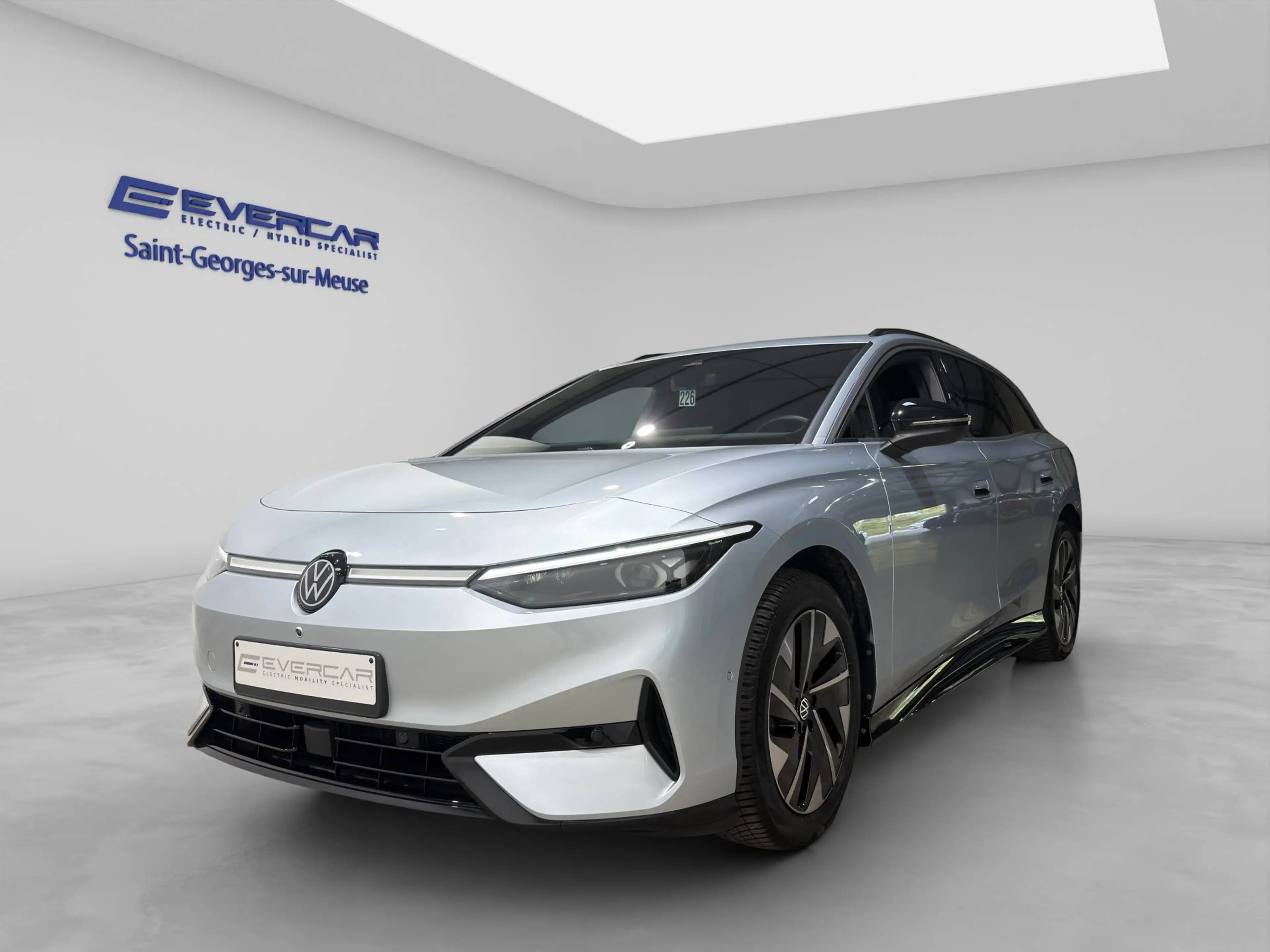 Volkswagen ID.7 TOURER PRO S ***MASSAGE & HEATED SEATS*360° CAMERA*LED MATRIX***