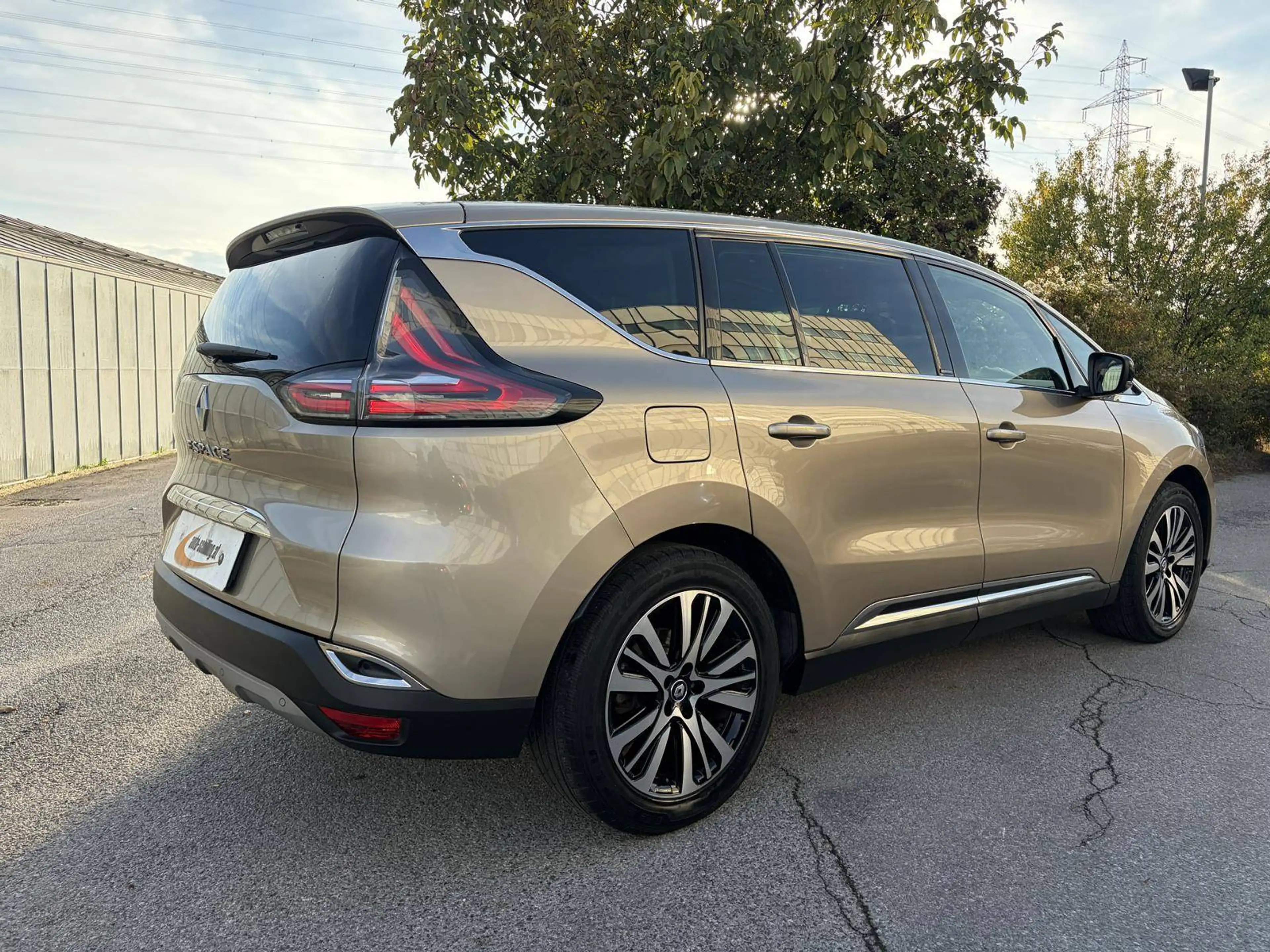 Renault Espace 1,6 dCi Initiale Paris AHK LED ACC Panorama Kamera *viele Extras* — photo 3