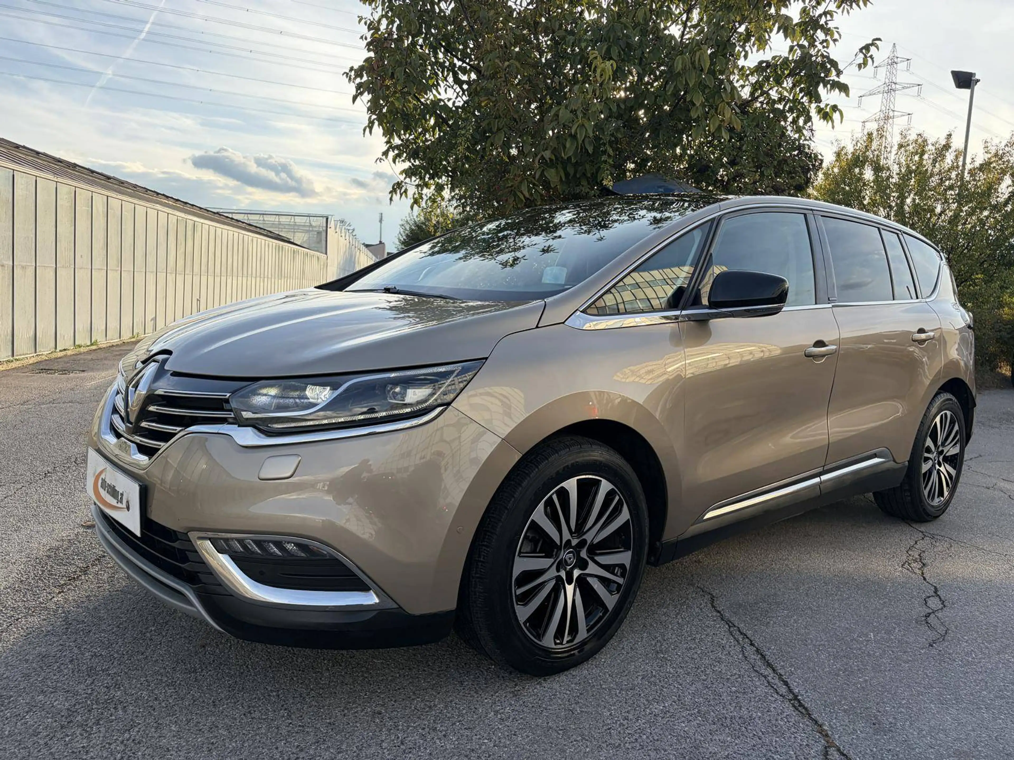 Renault Espace 1,6 dCi Initiale Paris AHK LED ACC Panorama Kamera *viele Extras* — photo 4