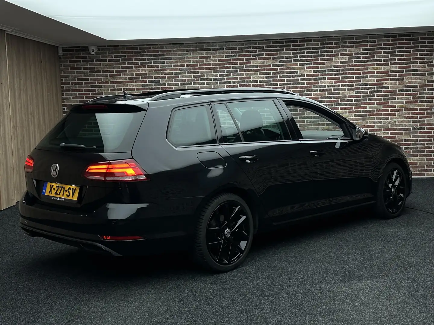 Volkswagen Golf Variant 1.4 TSI Highline Business Panorama Virtual Massage Black - 2