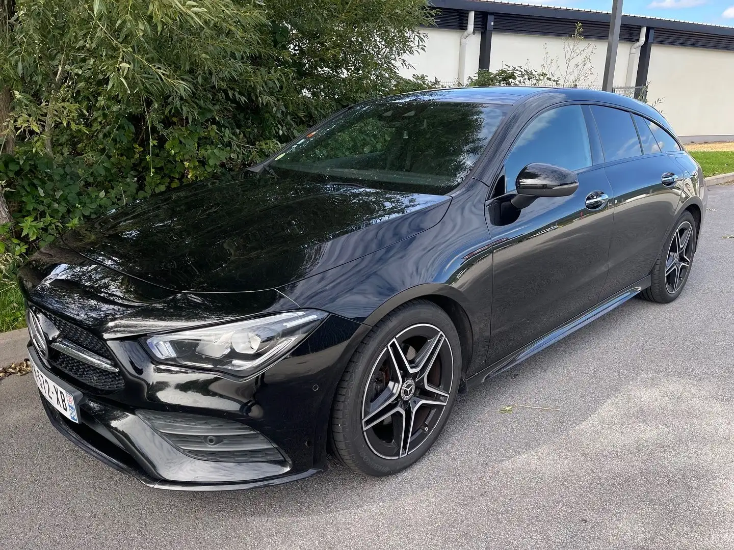 Mercedes-Benz CLA 180 180 D 116CH AMG LINE 7G-DCT Schwarz - 1