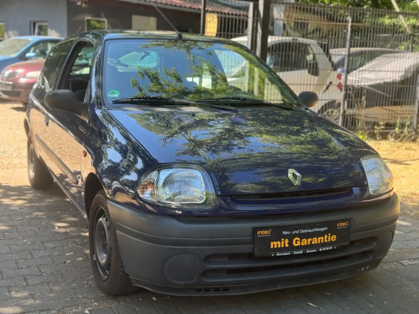 Renault Clio 1.2 Tüv&Service Neu Blau - 2