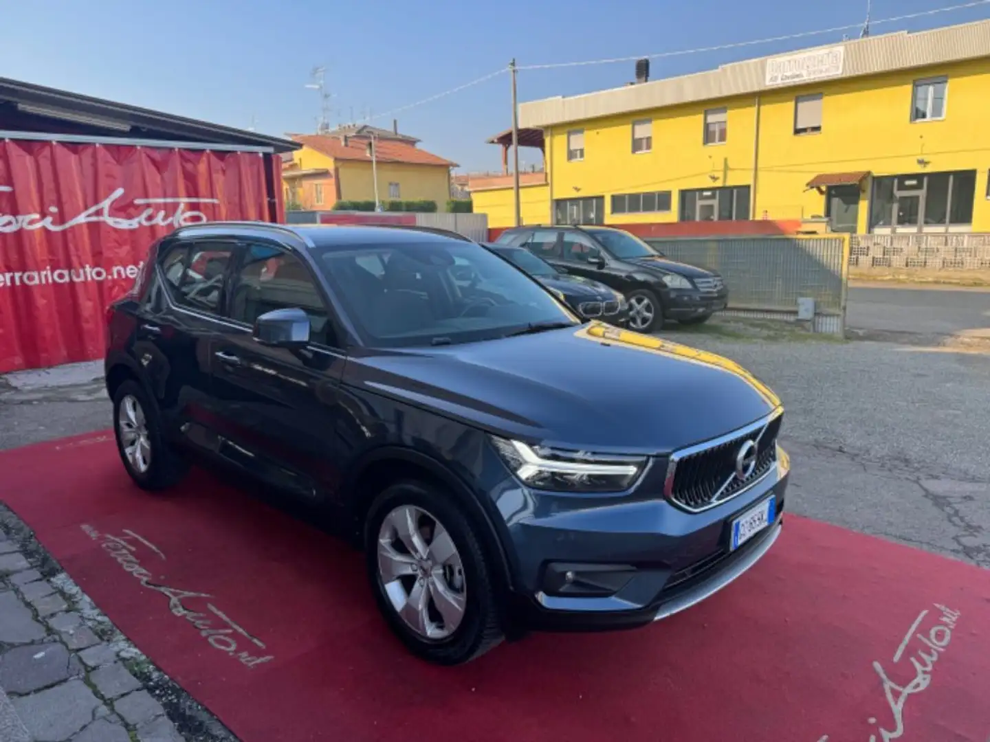 Volvo XC40 D3 AWD Geartronic Momentum Core Grigio - 2