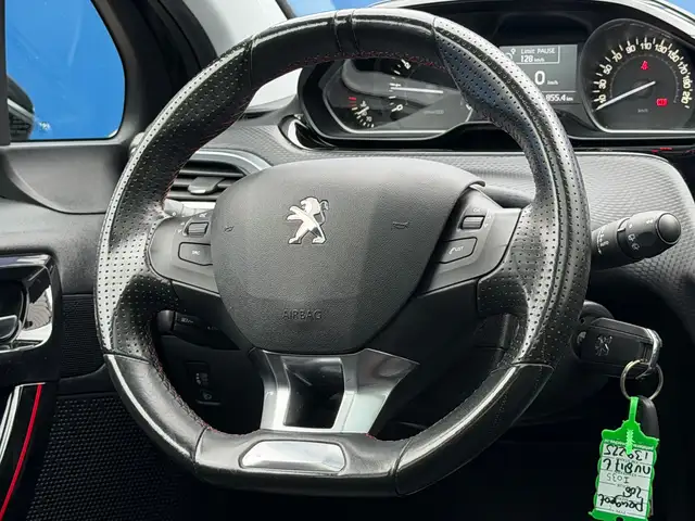 Peugeot 208 view 13