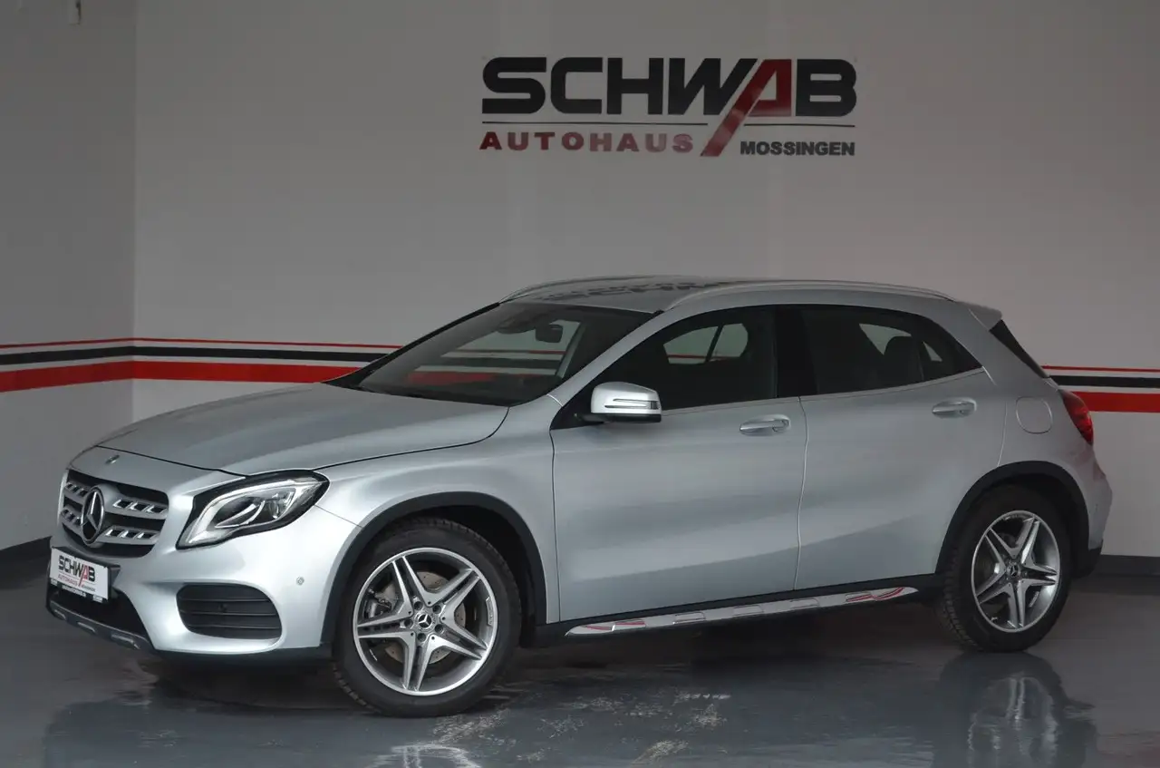 Mercedes-Benz GLA 220