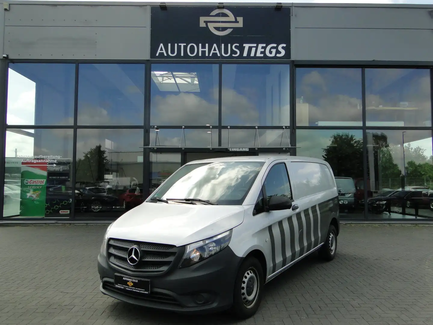 Mercedes-Benz Vito Vito Kasten 110 1.7 CDI kompakt 1.HAND NAVI TEMP Silber - 1