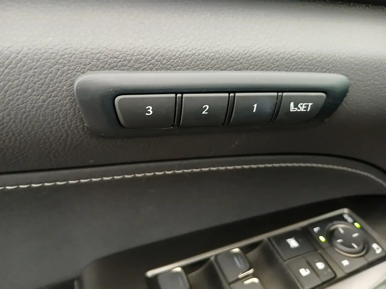 Lexus NX снимка Lexus NX