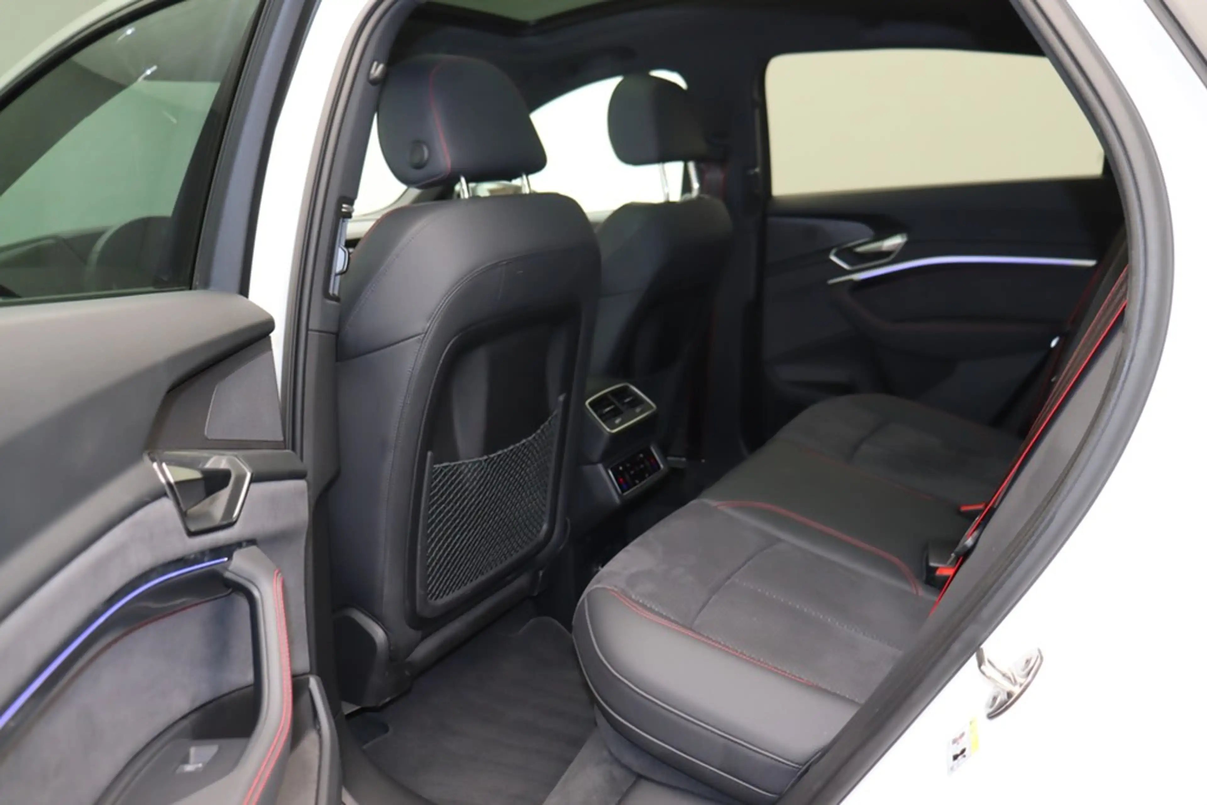 Audi Q8 e-tron Sportback 55 e-tron quattro S line LED — photo 12