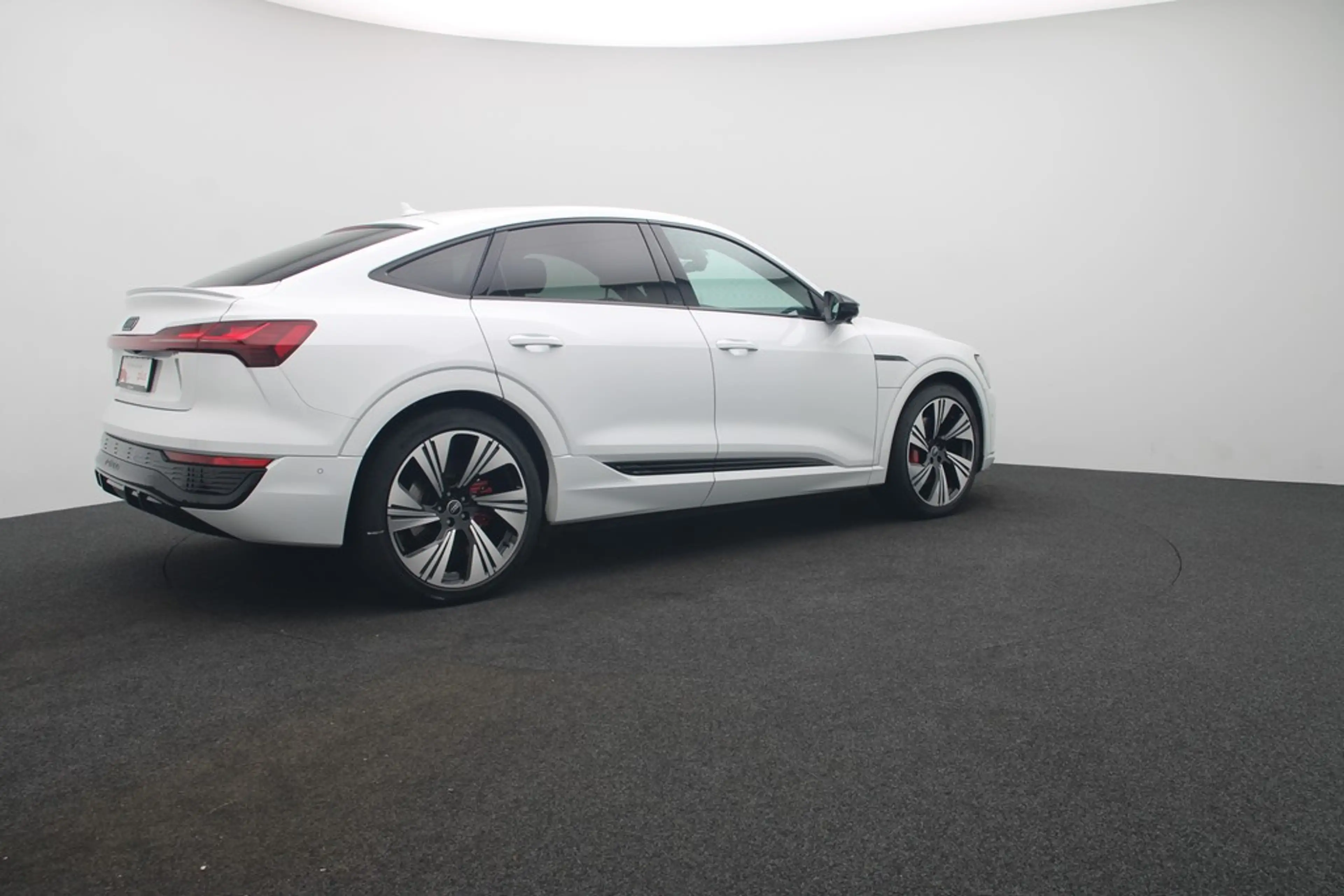 Audi Q8 e-tron Sportback 55 e-tron quattro S line LED — photo 5