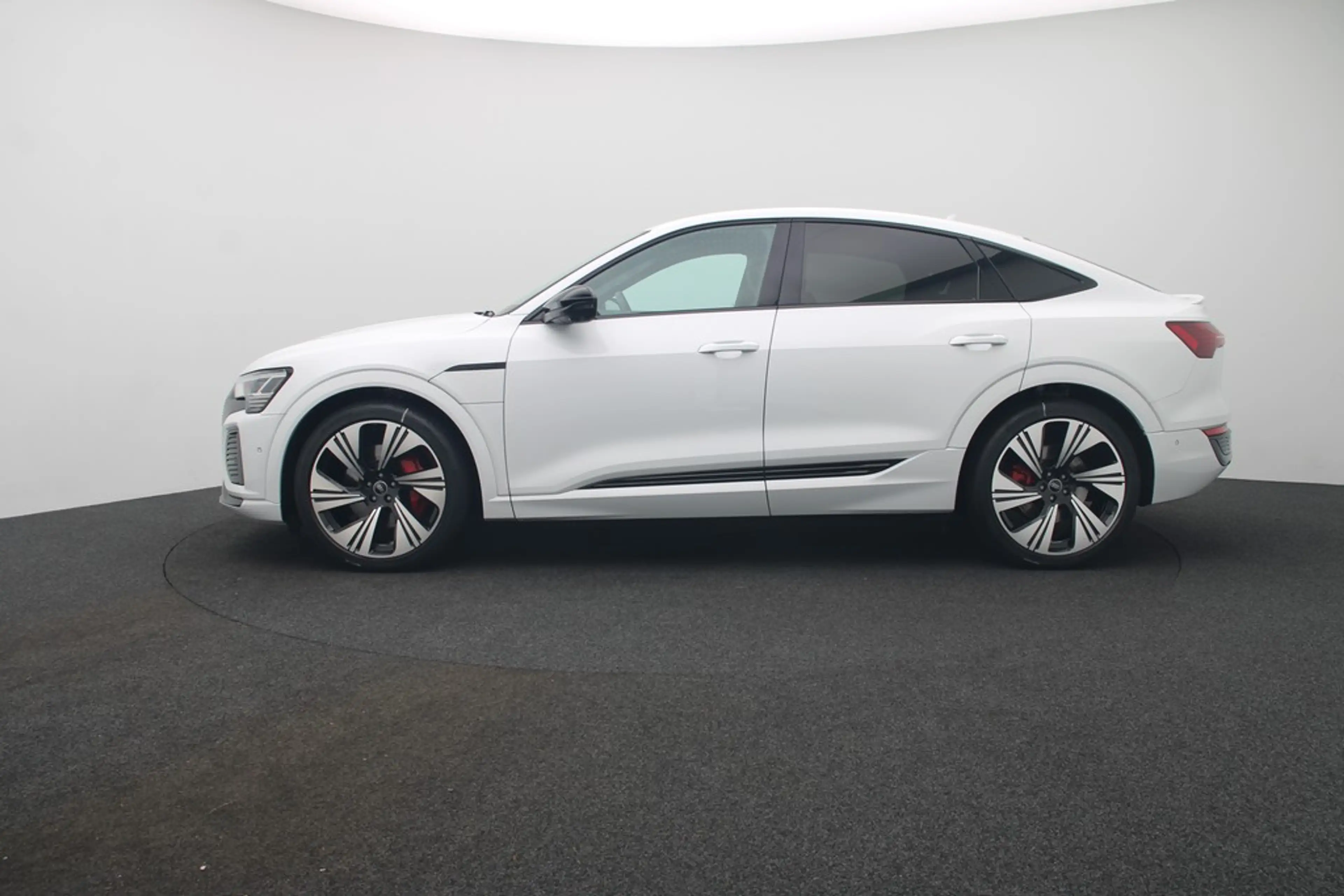 Audi Q8 e-tron Sportback 55 e-tron quattro S line LED — photo 2