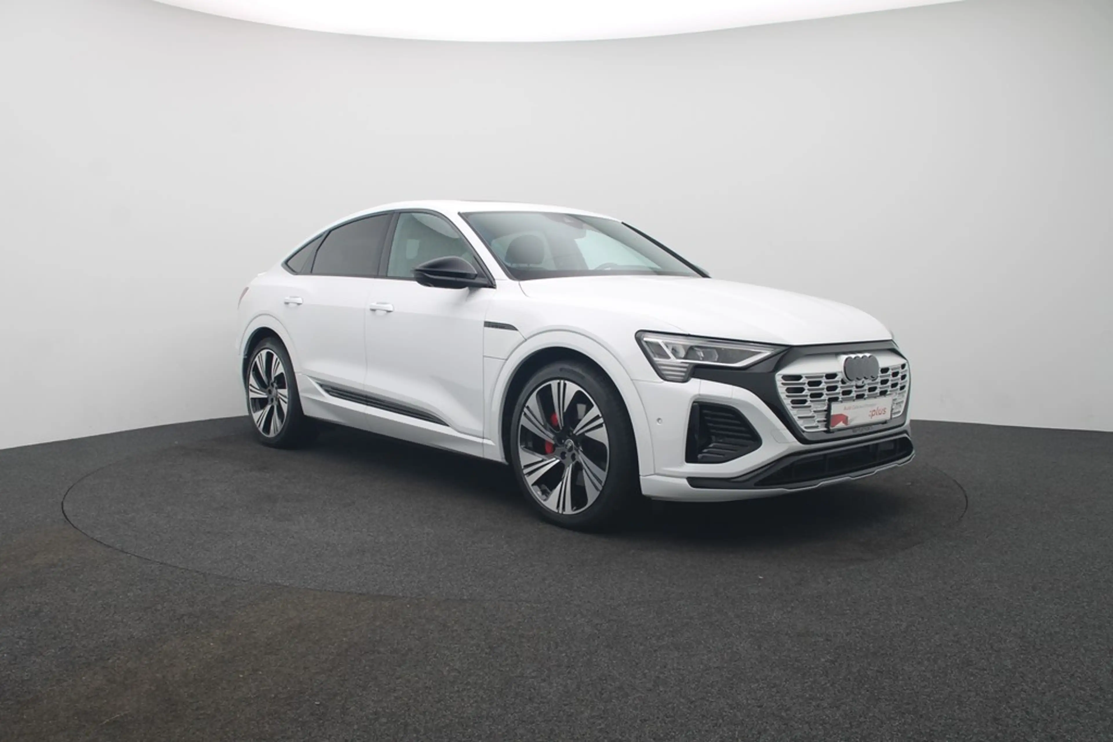 Audi Q8 e-tron Sportback 55 e-tron quattro S line LED — photo 6