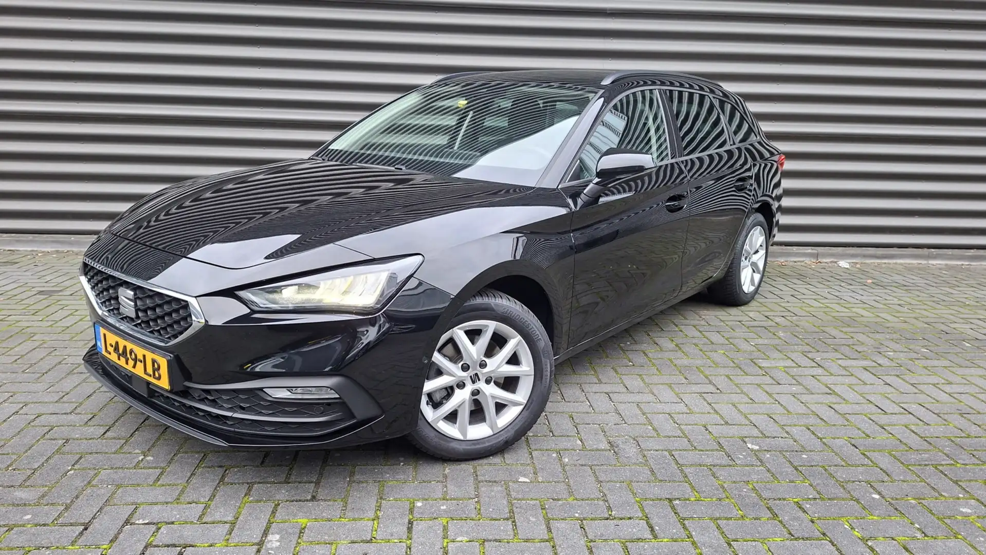 SEAT Leon Sportstourer 1.5 TSI Style Business Intense Zwart - 1