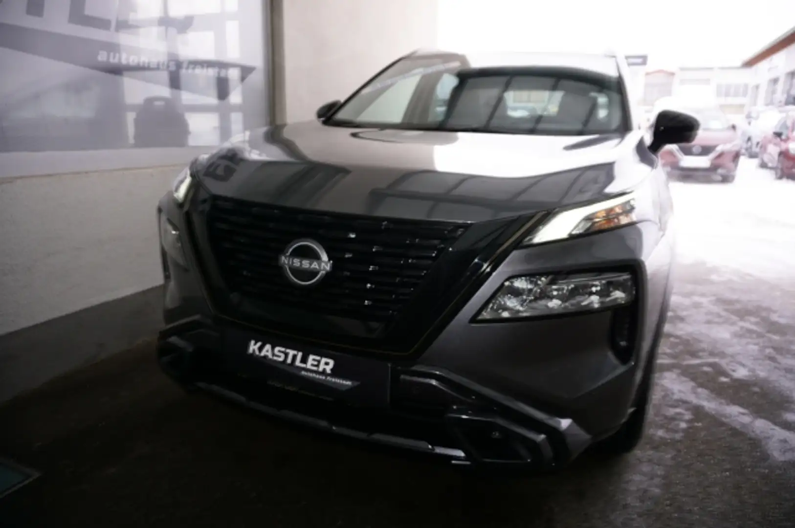 Nissan X-Trail X-Trail N-Trek e-4orce 214PS Grau - 2
