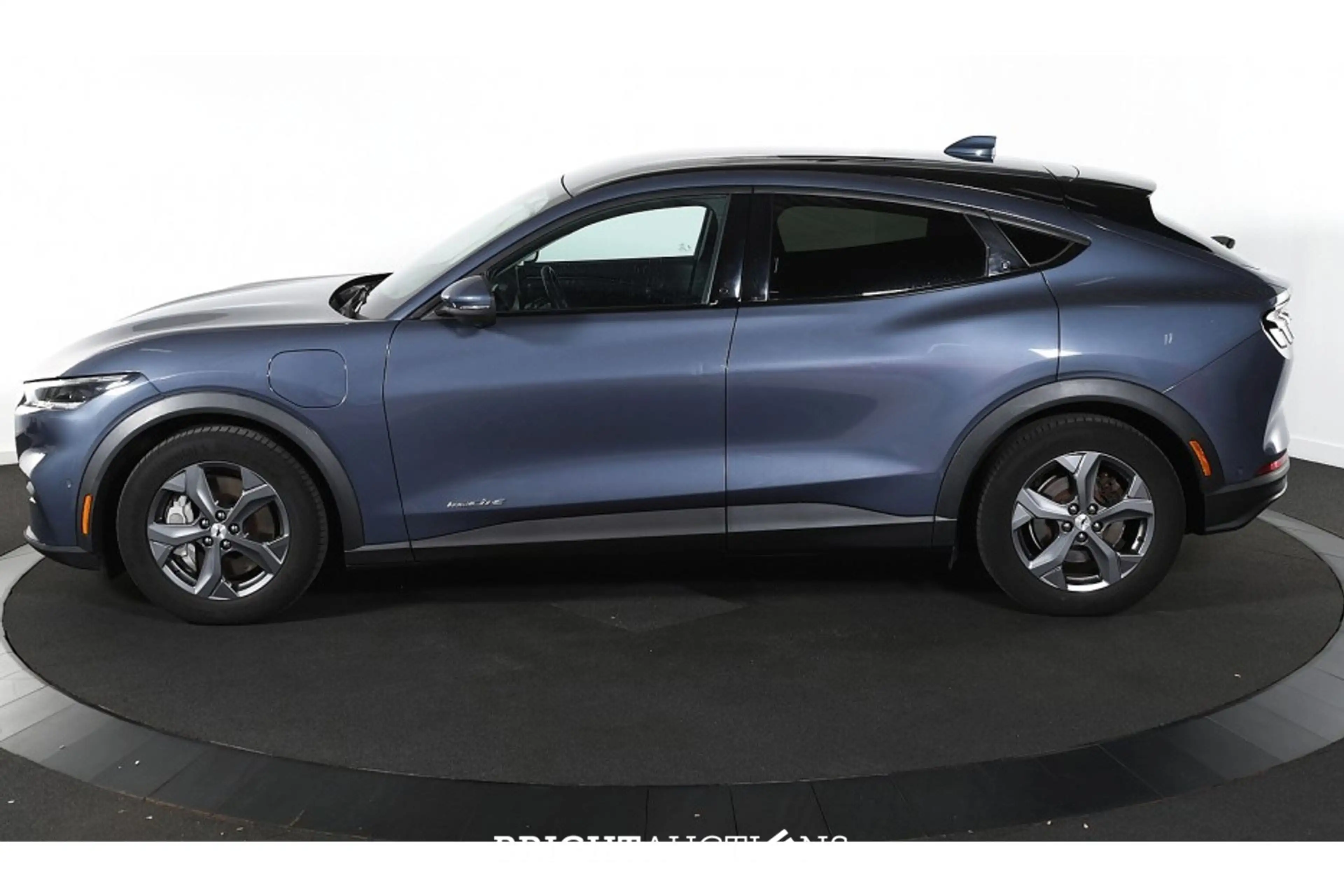 Ford Mustang RWD 75 kWh — photo 7