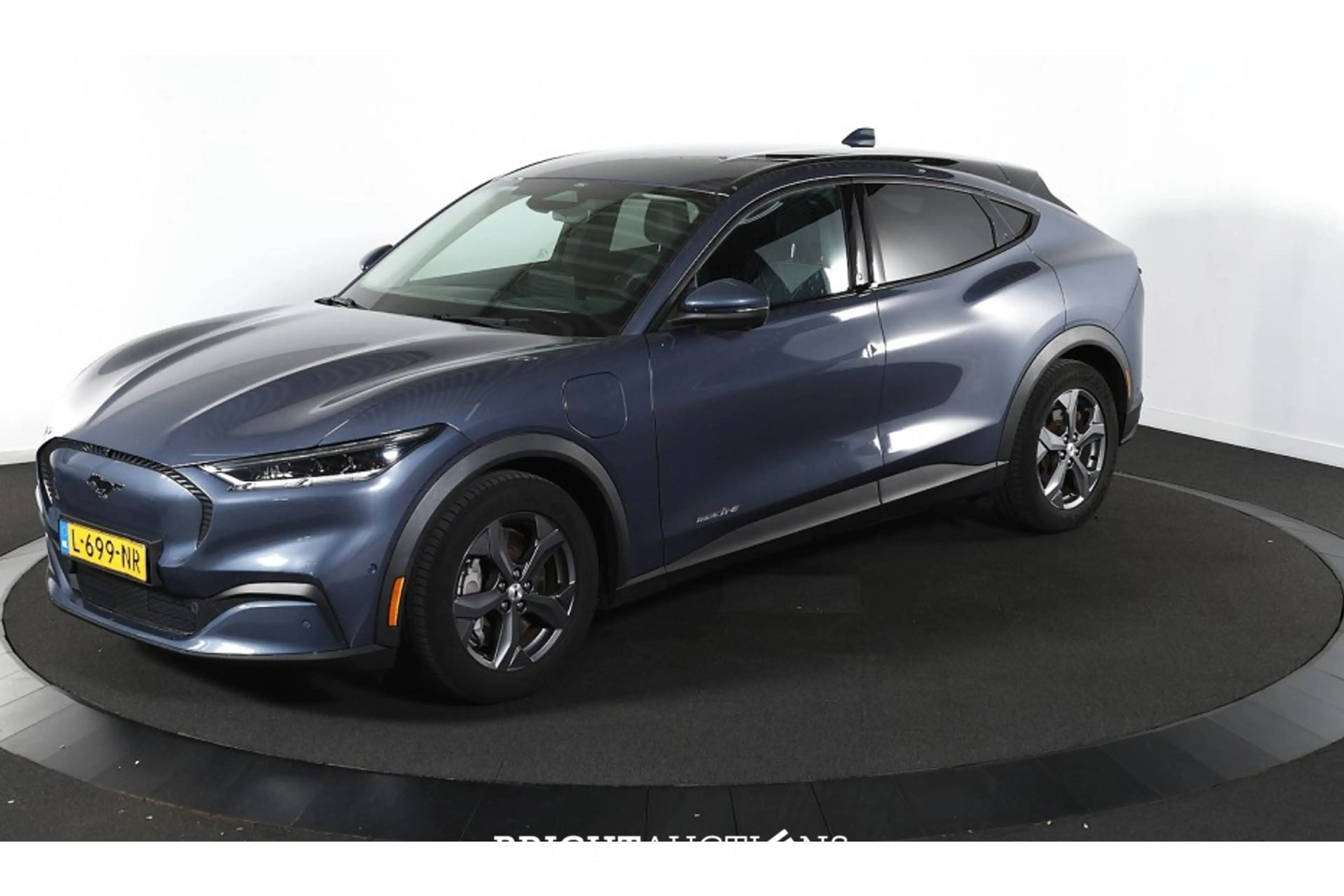 Ford Mustang RWD 75 kWh — photo 2
