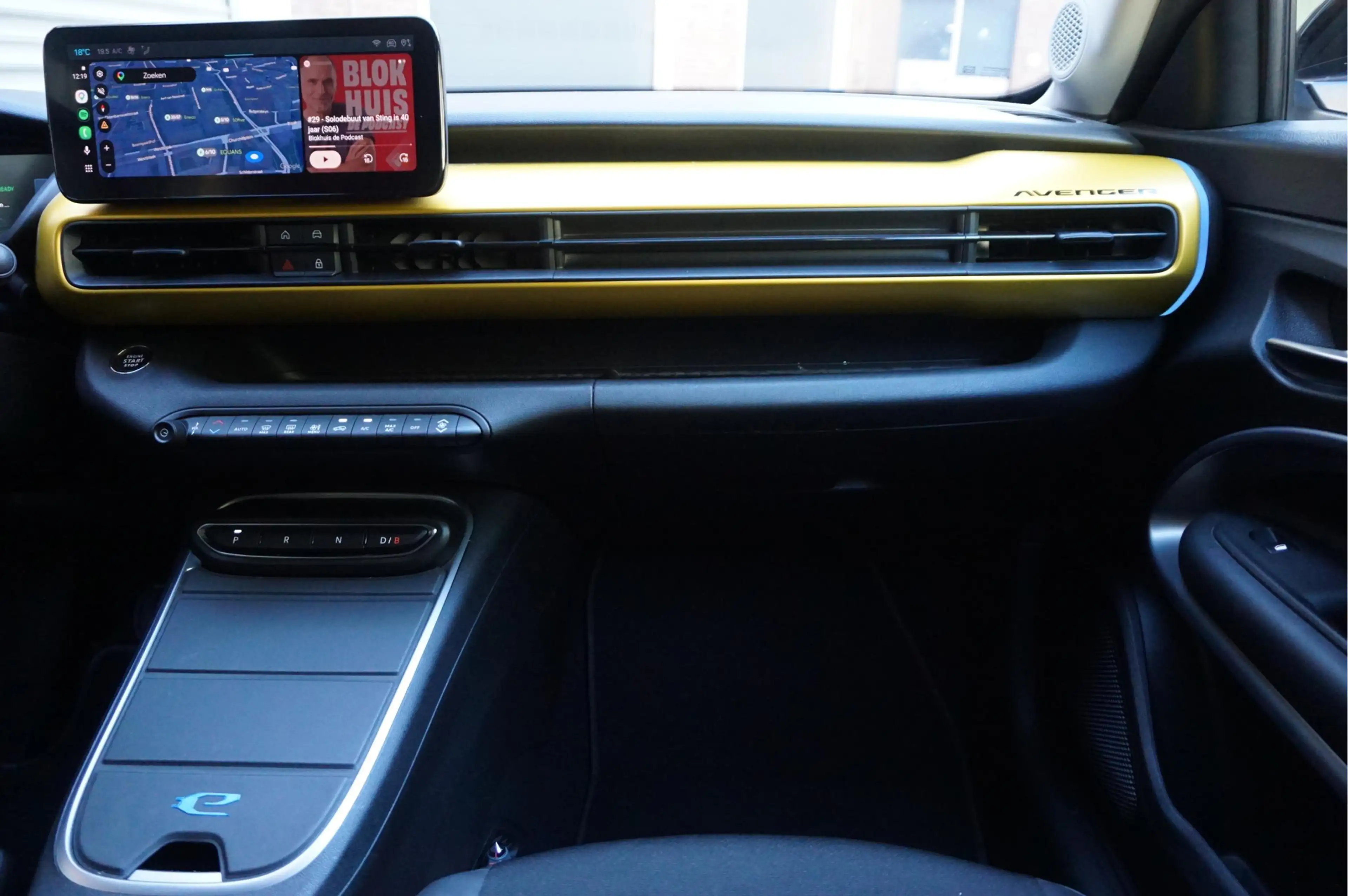 Jeep Avenger Black Edition 54 kWh | Sfeer | Apple | 360 | SOH 9 — photo 14