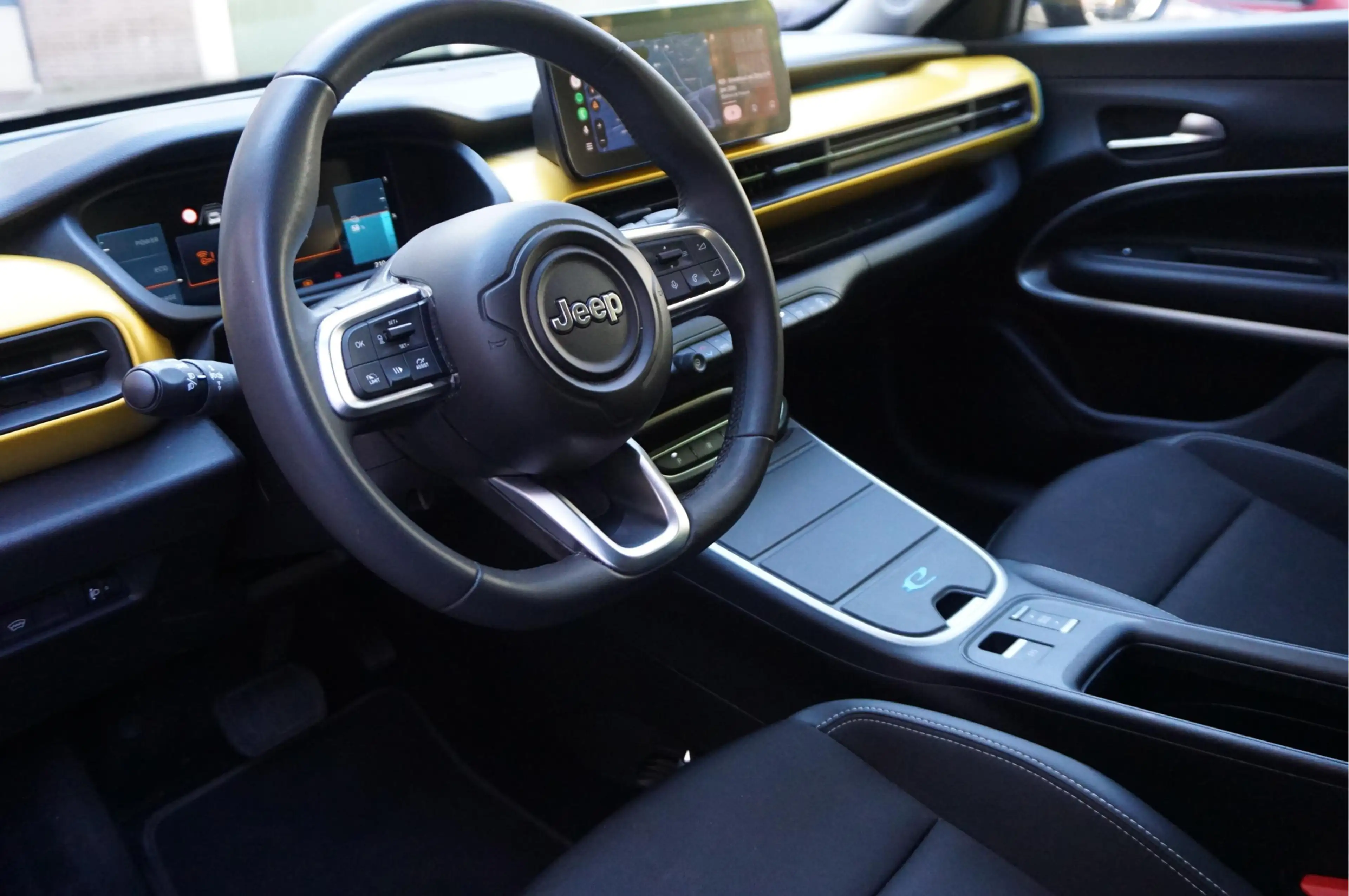 Jeep Avenger Black Edition 54 kWh | Sfeer | Apple | 360 | SOH 9 — photo 17