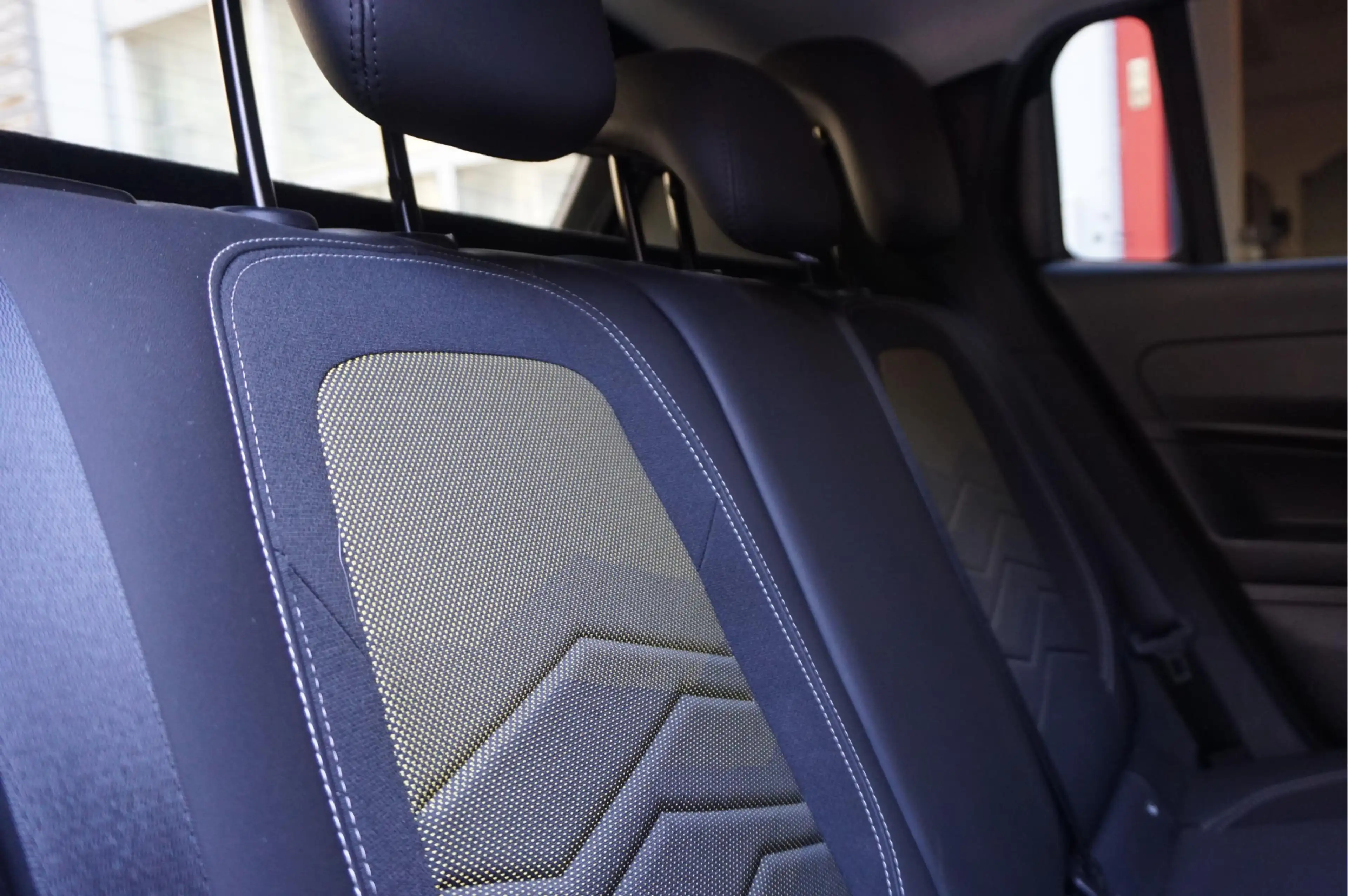 Jeep Avenger Black Edition 54 kWh | Sfeer | Apple | 360 | SOH 9 — photo 31