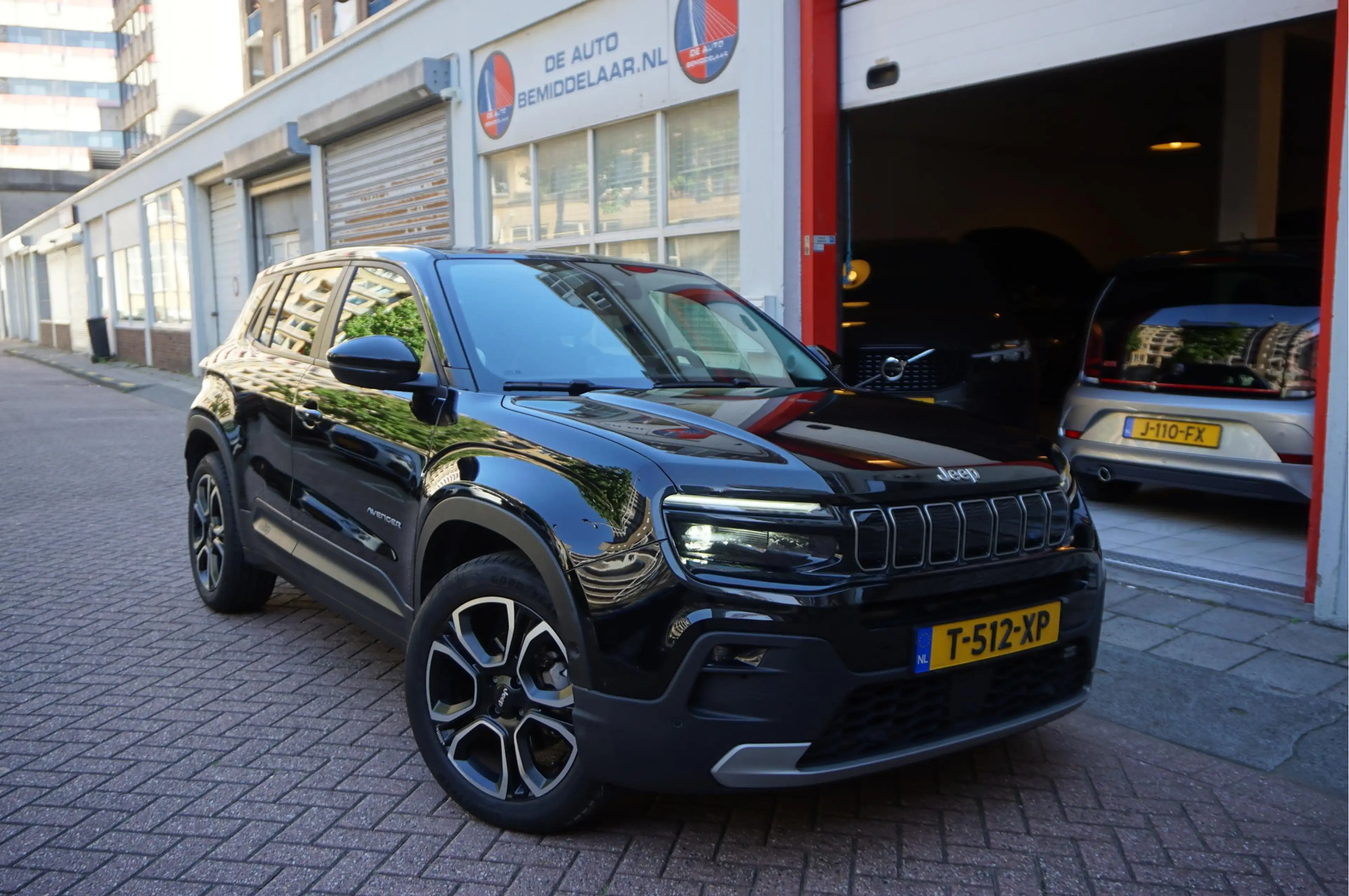 Jeep Avenger Black Edition 54 kWh | Sfeer | Apple | 360 | SOH 9 — photo 2