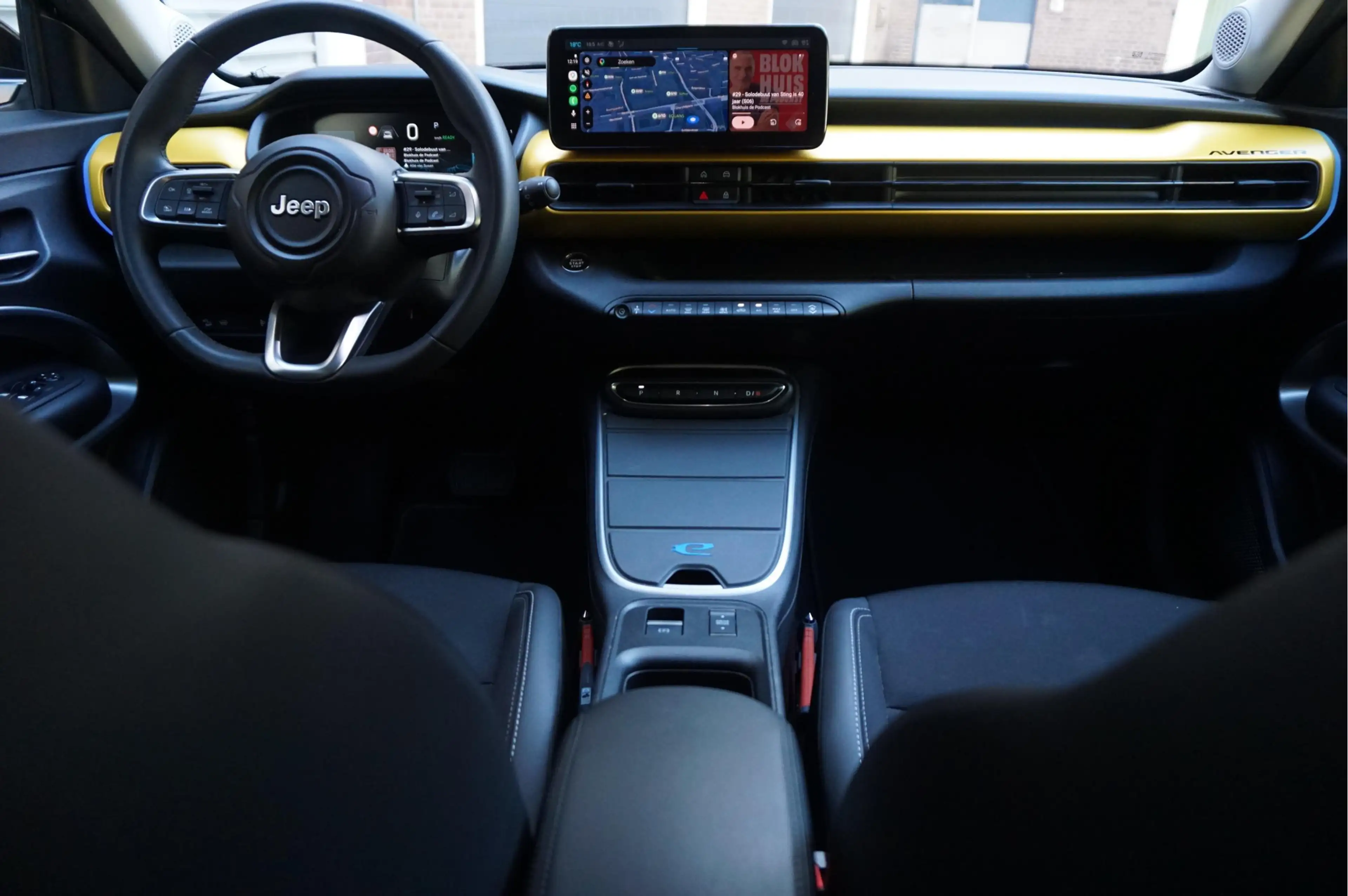 Jeep Avenger Black Edition 54 kWh | Sfeer | Apple | 360 | SOH 9 — photo 11