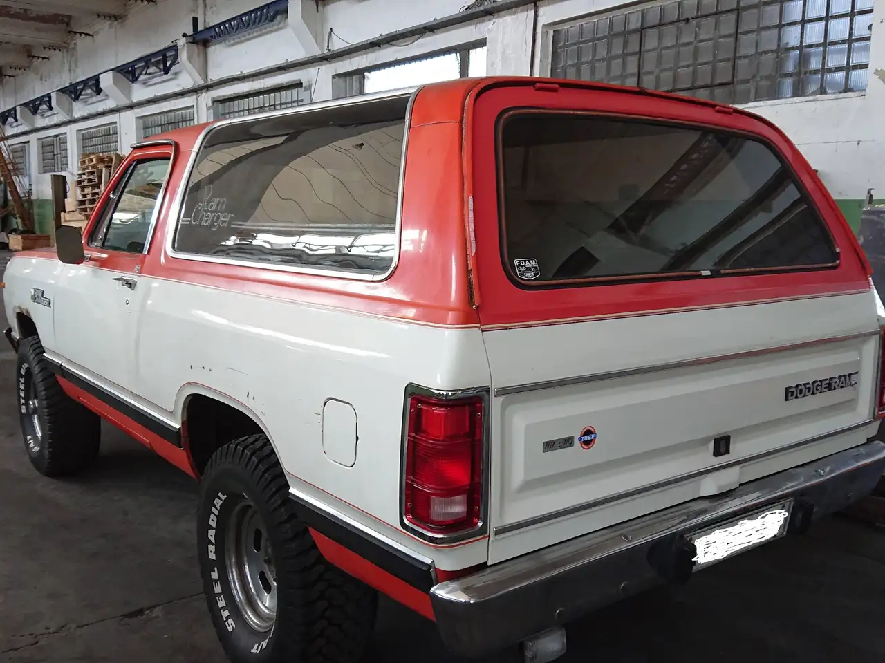 Dodge RAMCHARGER - AW 150 - ROYAL SE, foto 4