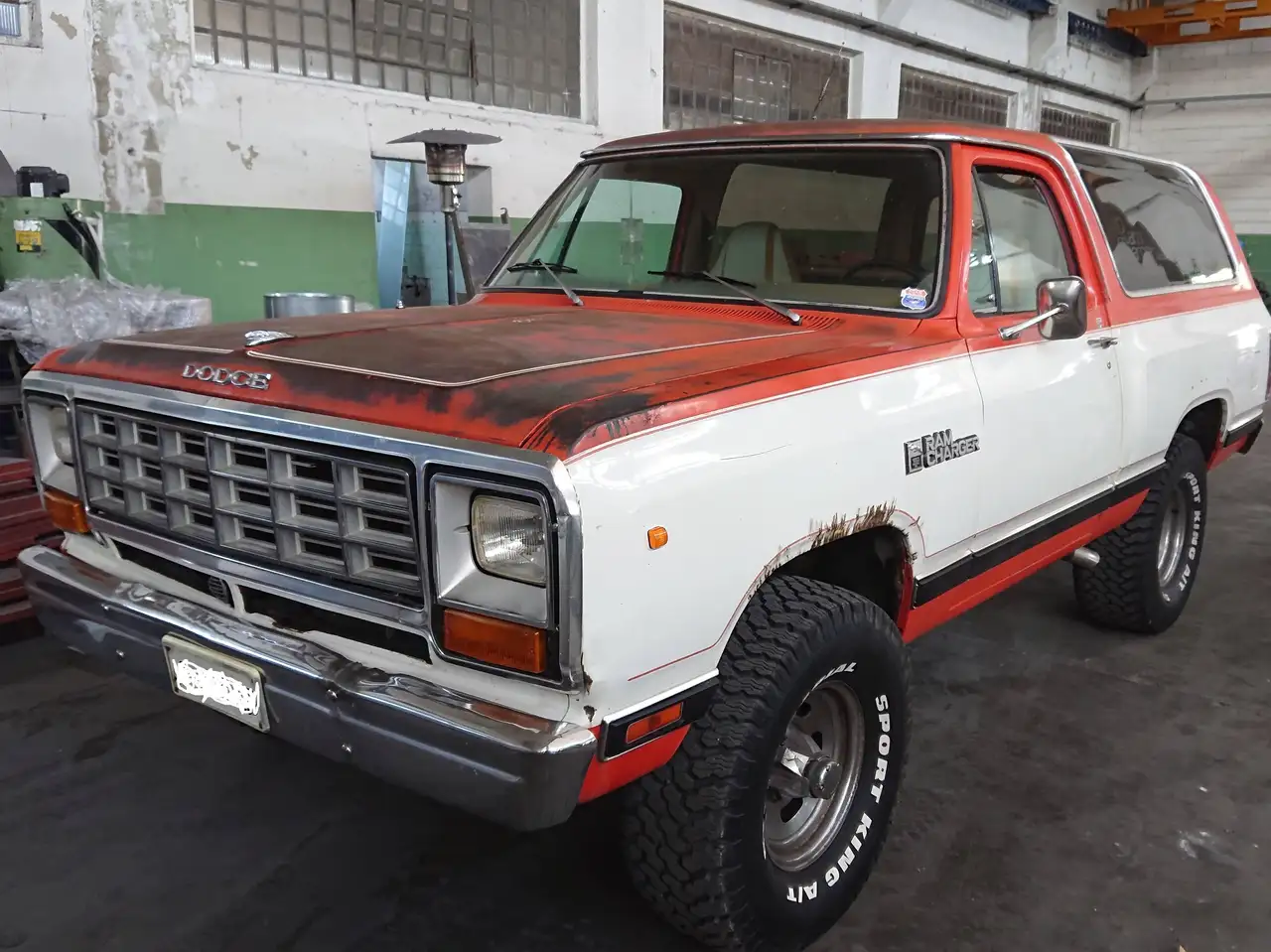 Dodge RAMCHARGER - AW 150 - ROYAL SE, foto 1