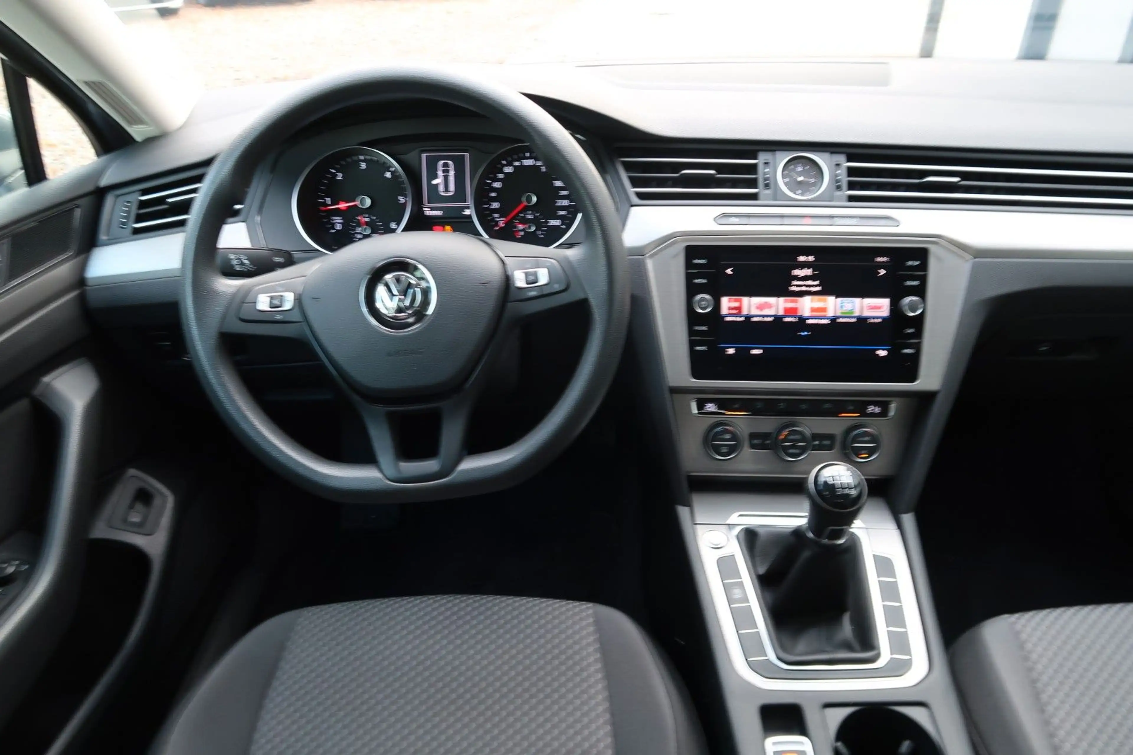 Volkswagen Passat Variant Trendline|2.0 TDI|2 Hand|Keyless| — photo 11