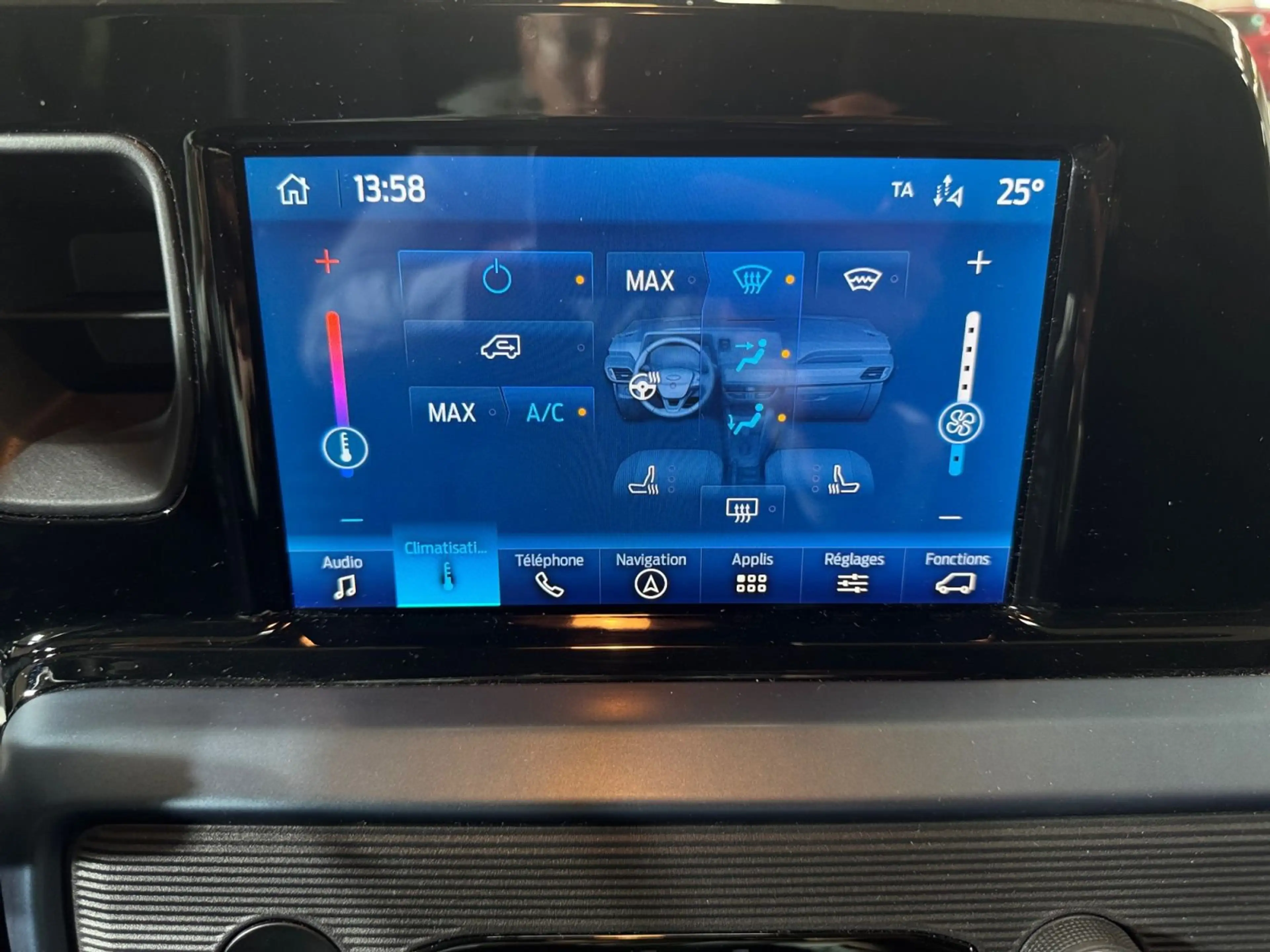 Ford Tourneo Active 1.0 Ecoboost 125cv Démo — photo 13