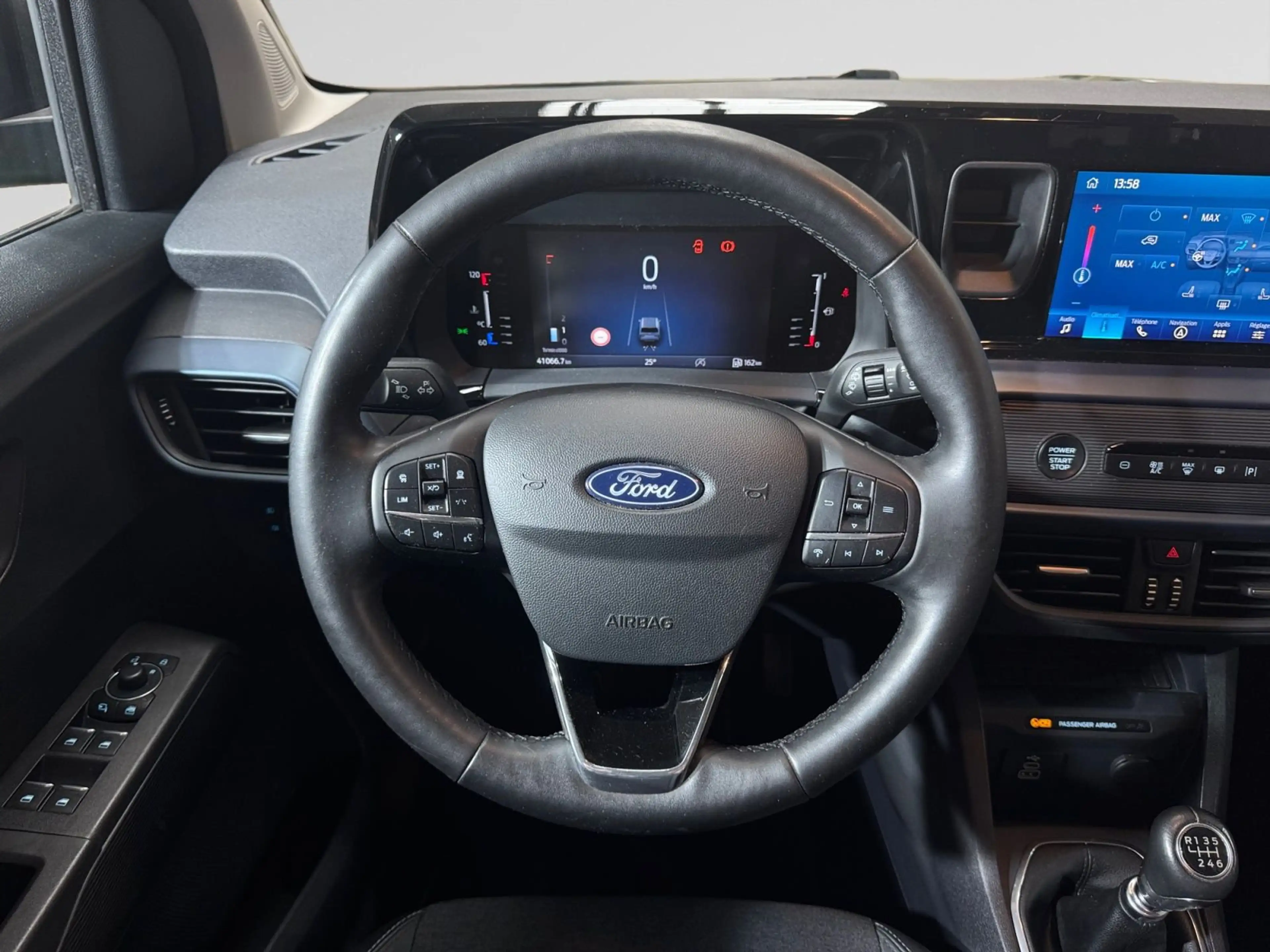 Ford Tourneo Active 1.0 Ecoboost 125cv Démo — photo 9