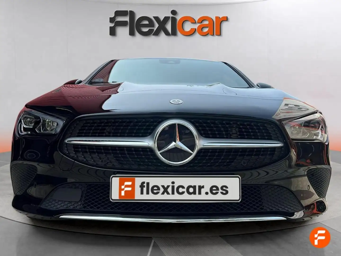 Mercedes-Benz CLA 180 Shooting Brake Amarillo - 2