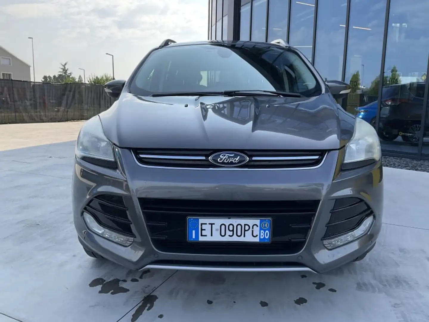 Ford Kuga 2.0 TDCI 140 CV 4WD Powershift Titanium Gris - 2