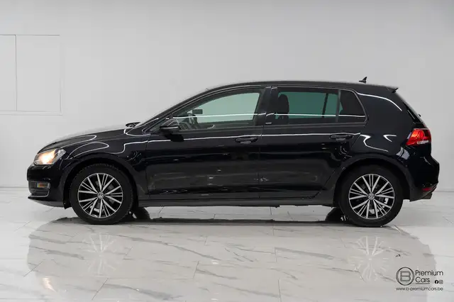 Volkswagen Golf view 8